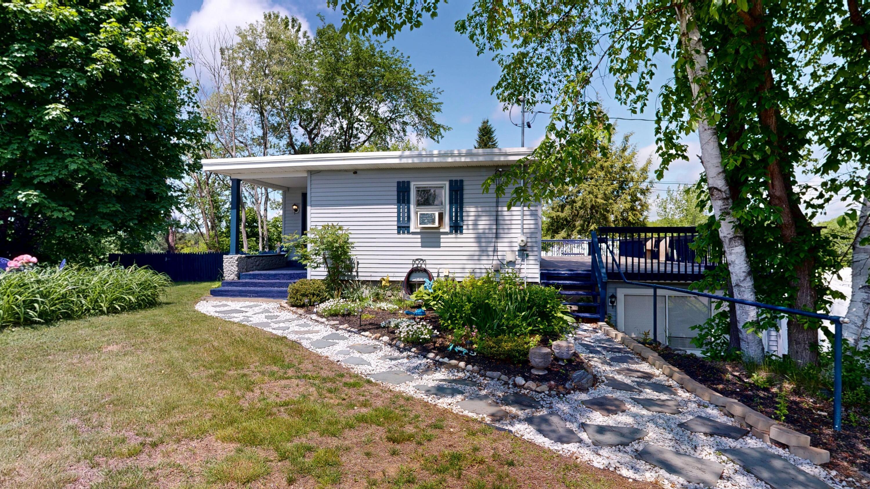 533 Pleasant Street