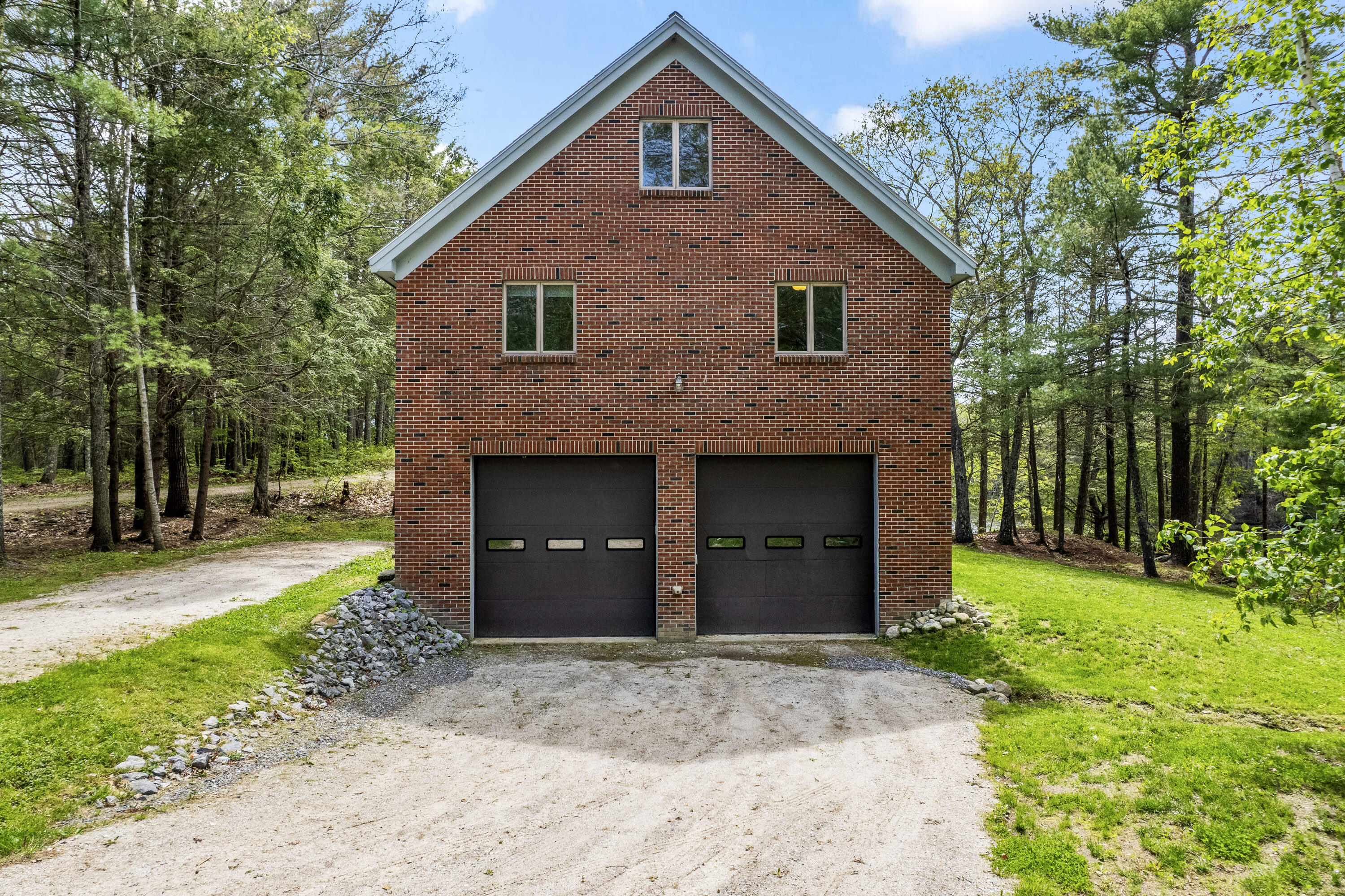 11 Pitch Pine Lane