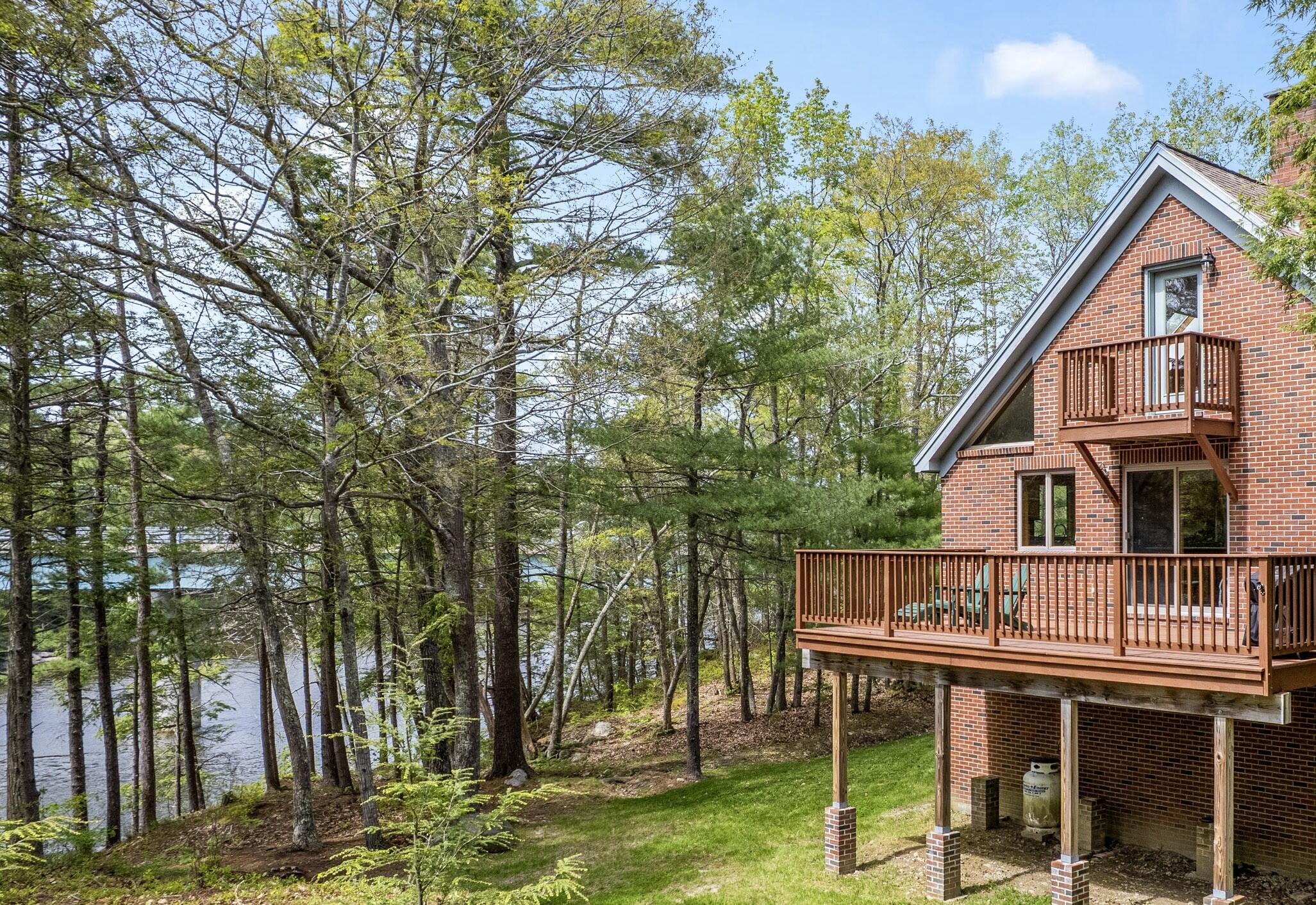 11 Pitch Pine Lane