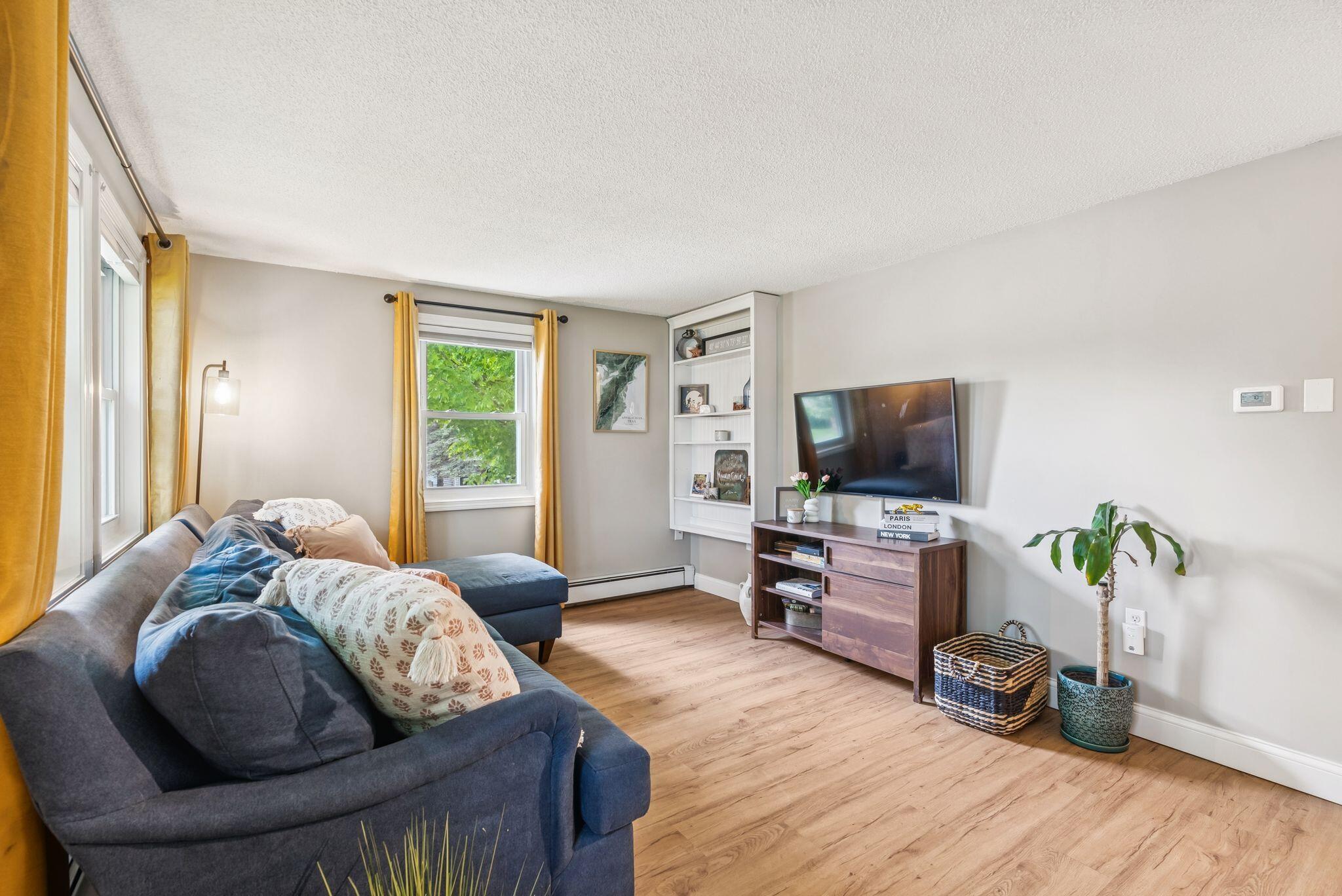 11 Meadow Lane