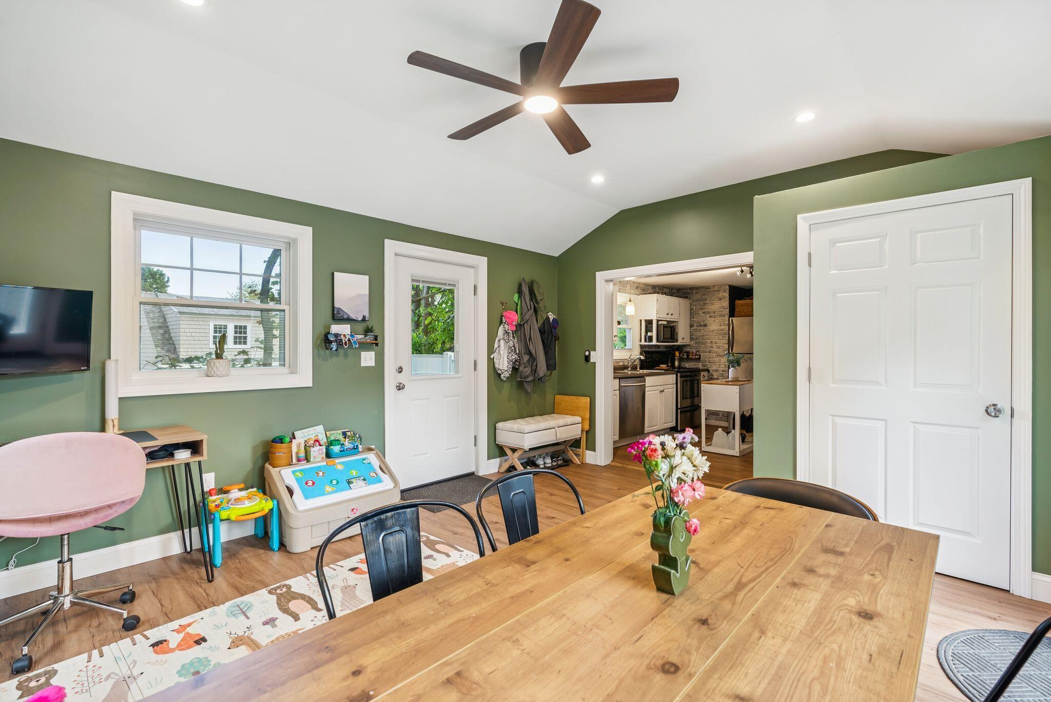 11 Meadow Lane