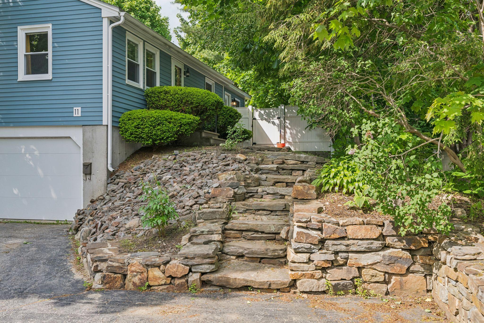 11 Meadow Lane