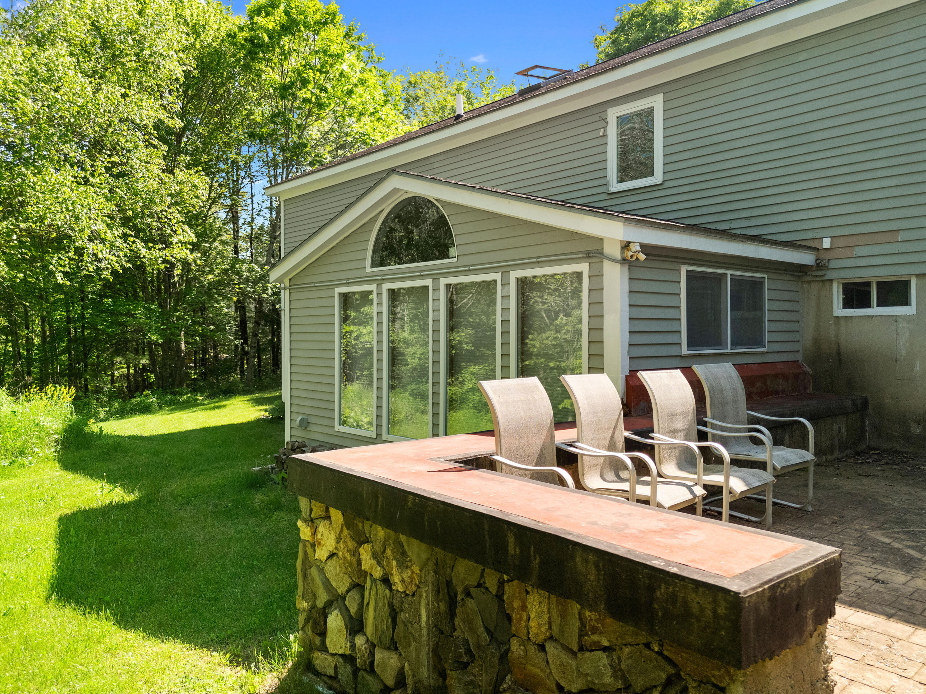 986 Finntown Road