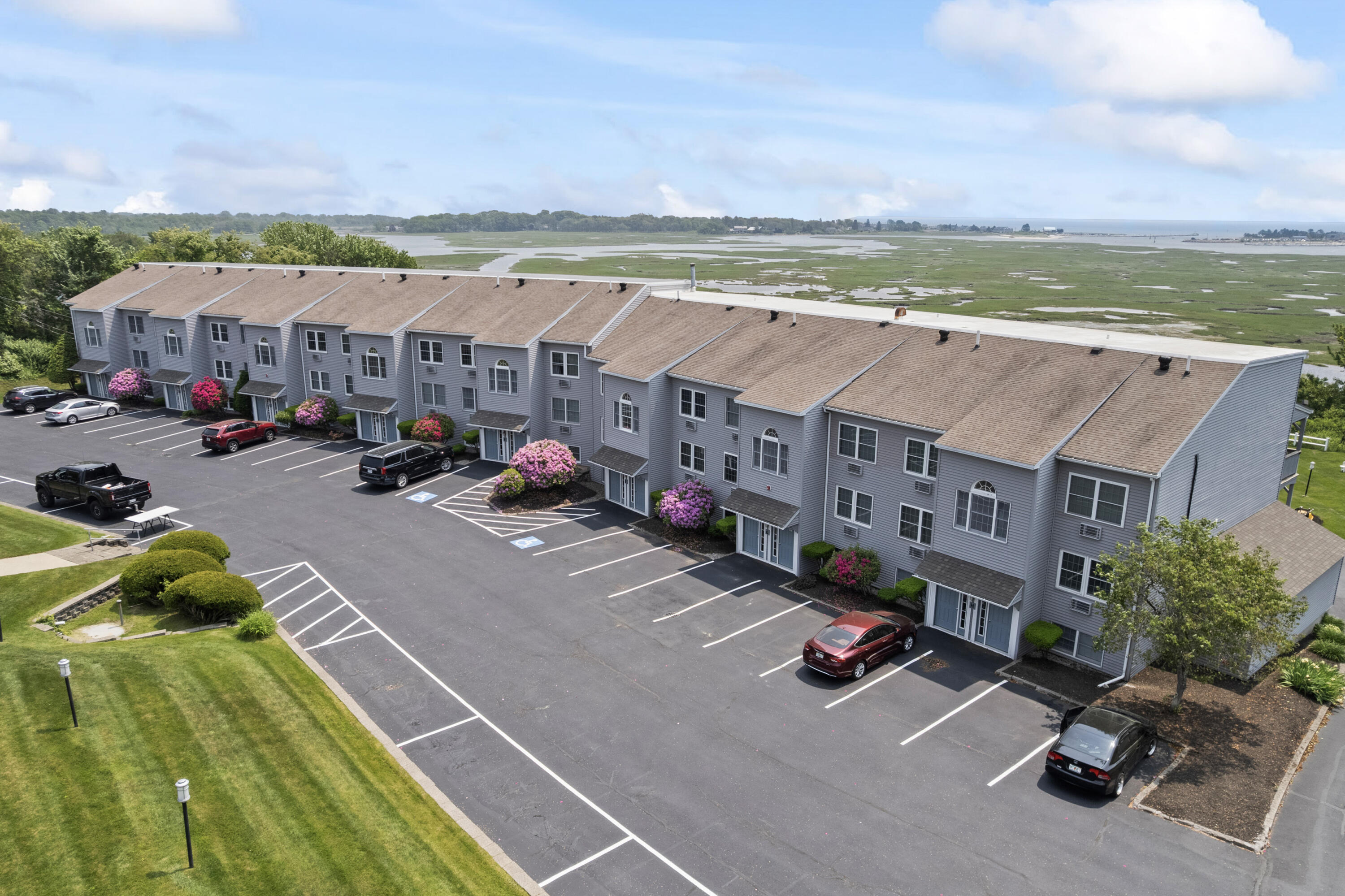 1801 Post Road 118