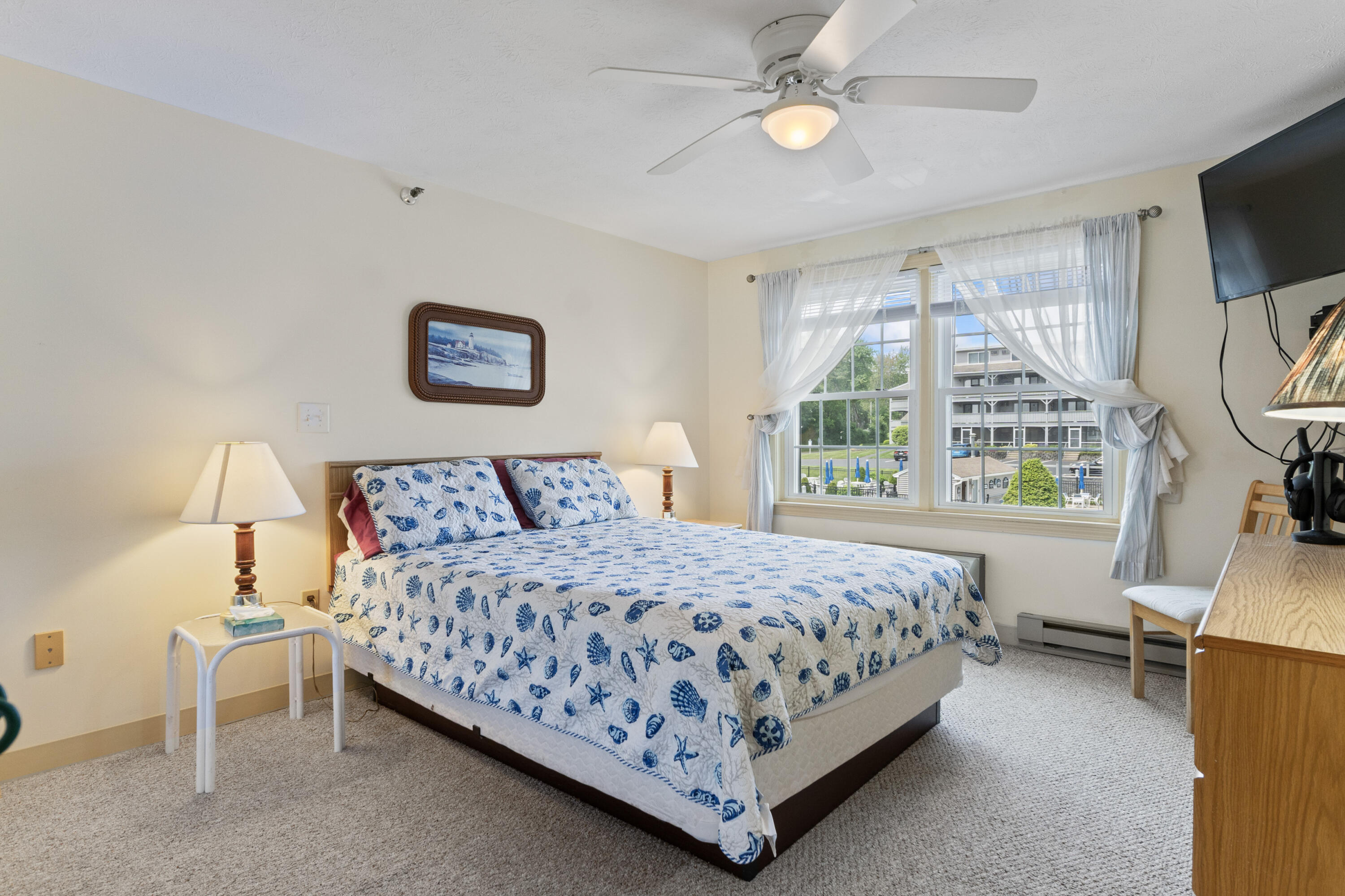 1801 Post Road 118