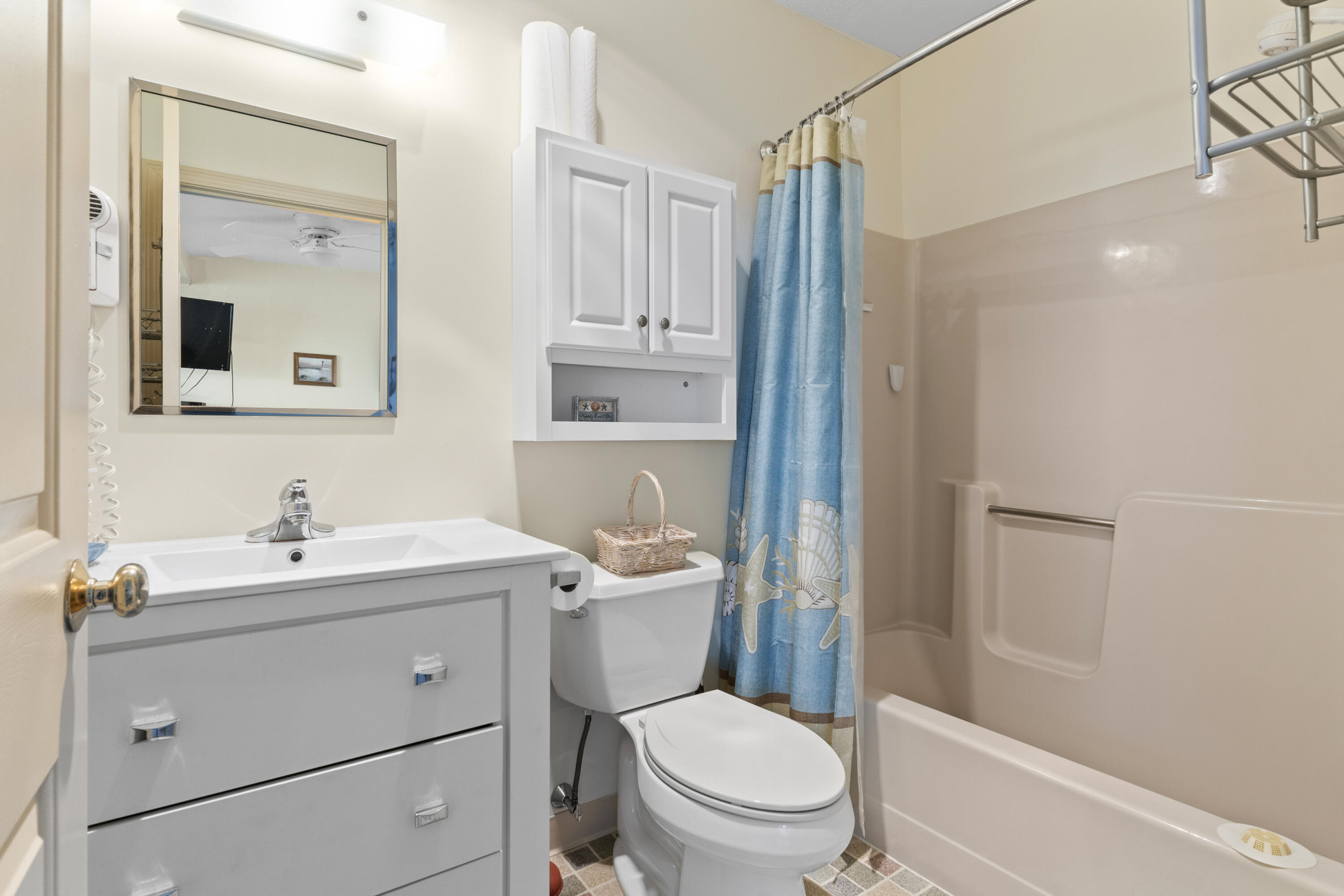 1801 Post Road 118