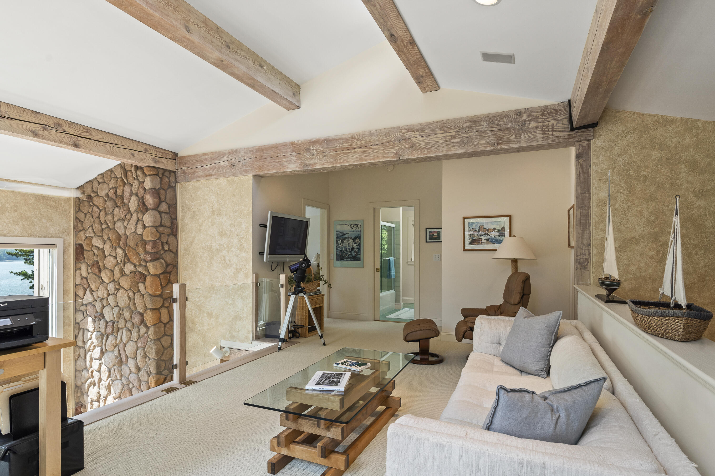 52 Lombos Hole Road
