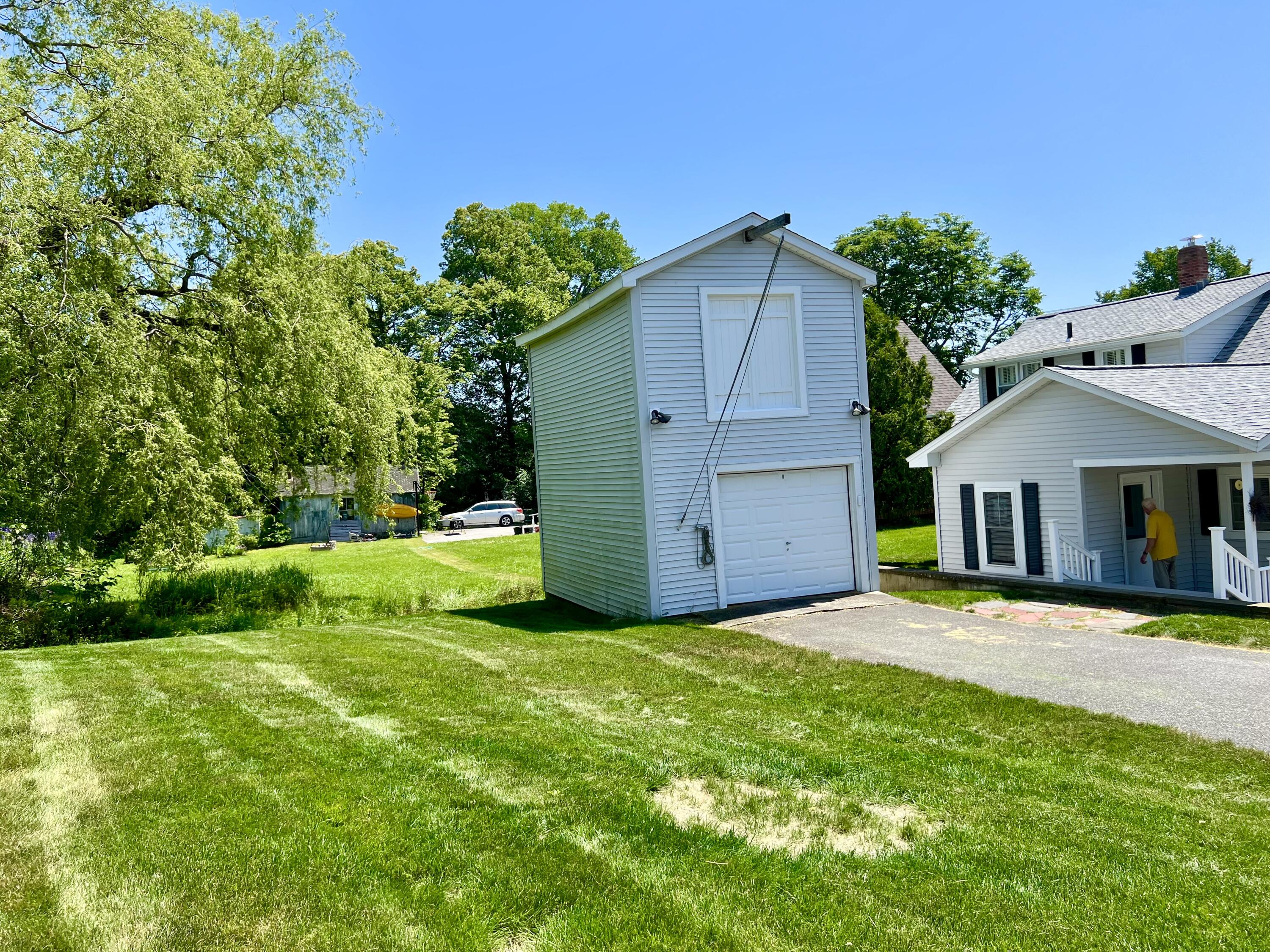 89 Clark Point Road