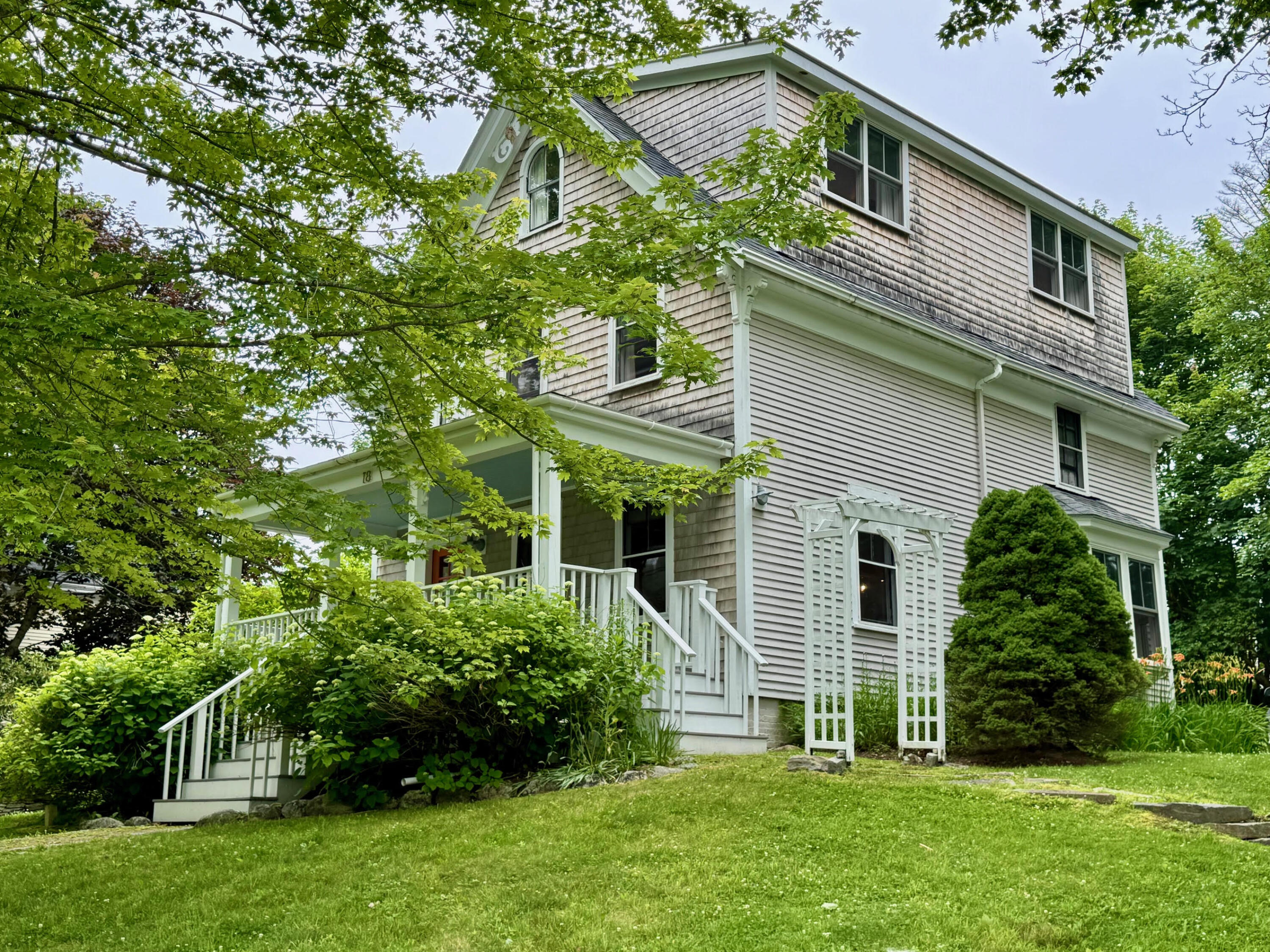 18 Grove Street
