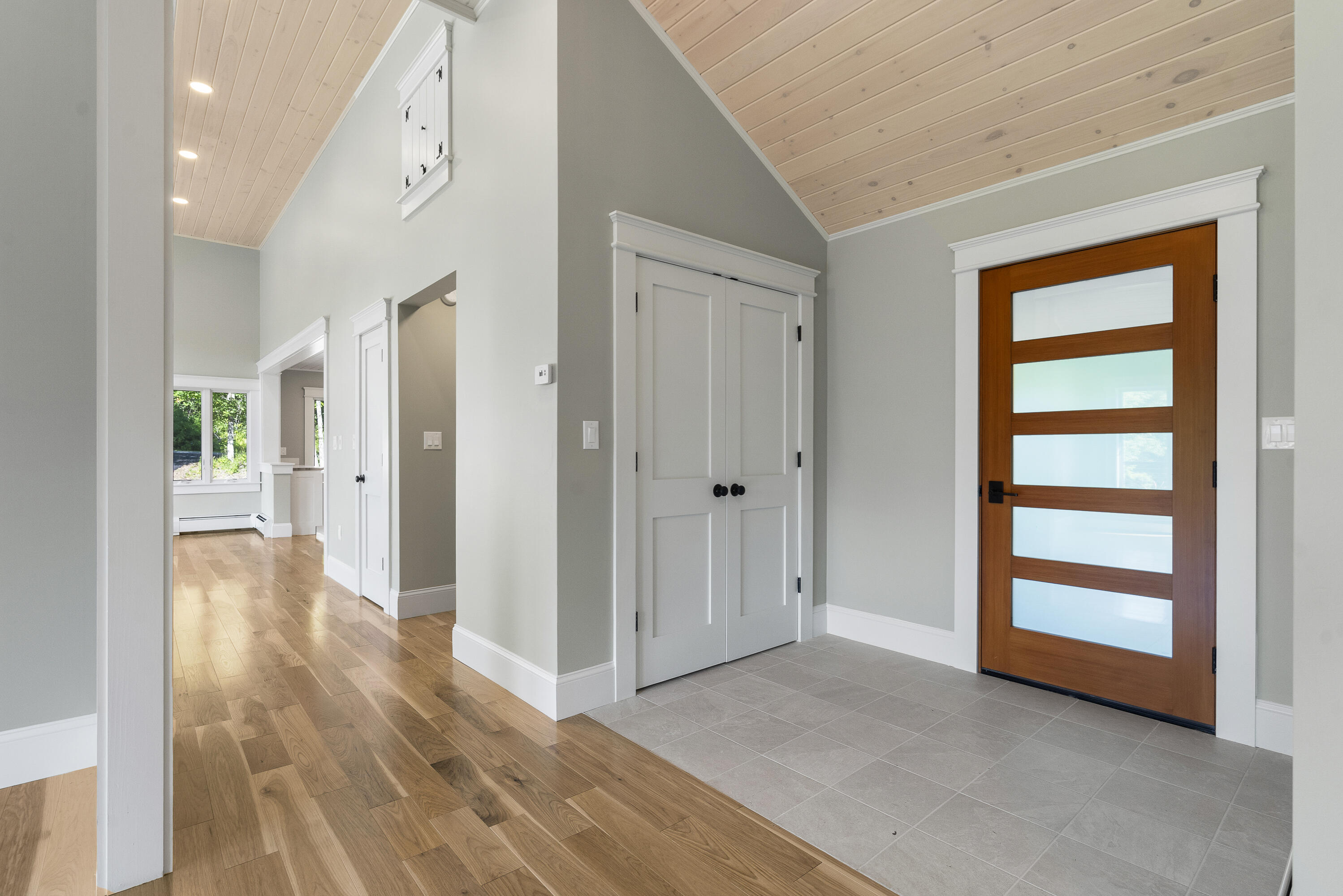 862 W Neck Road