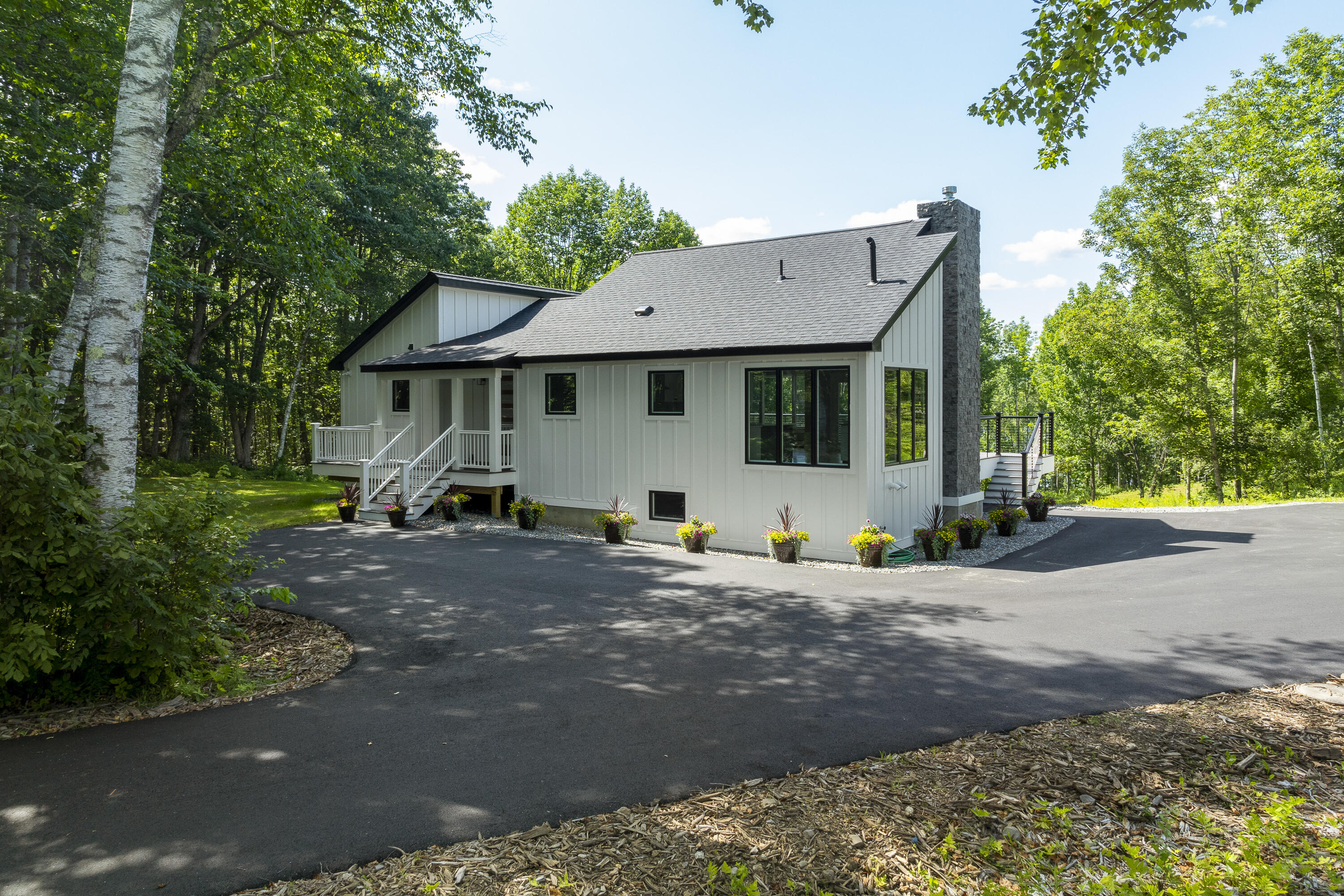 862 W Neck Road