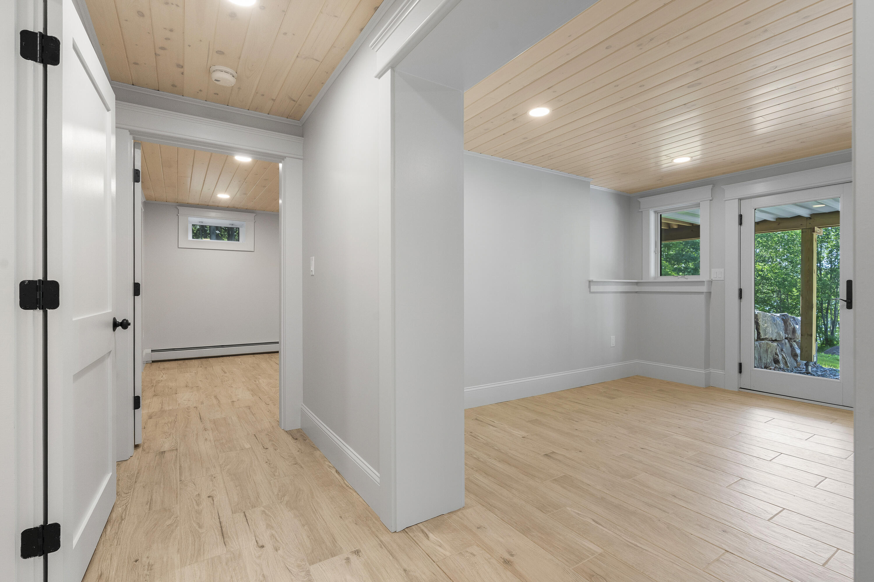 862 W Neck Road