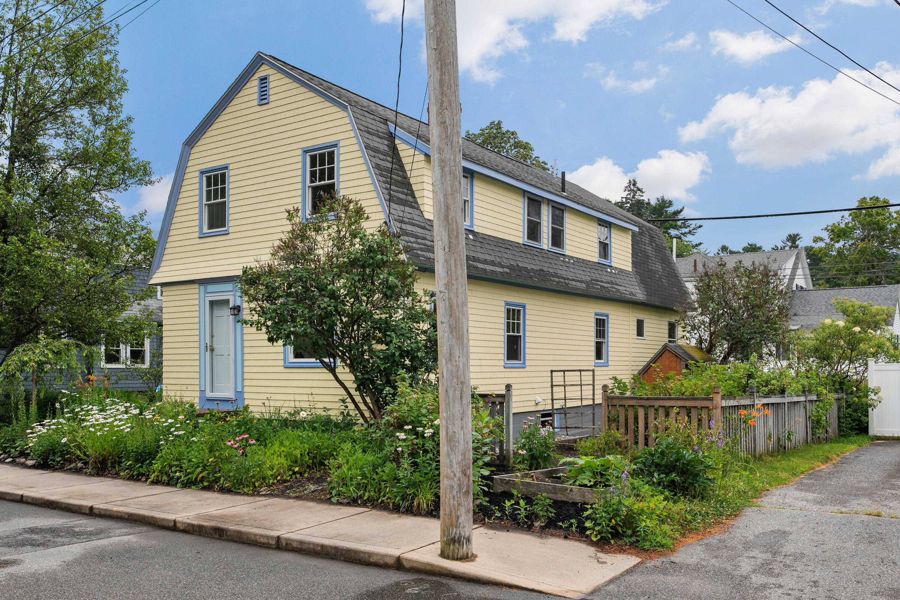 14 Charles Road