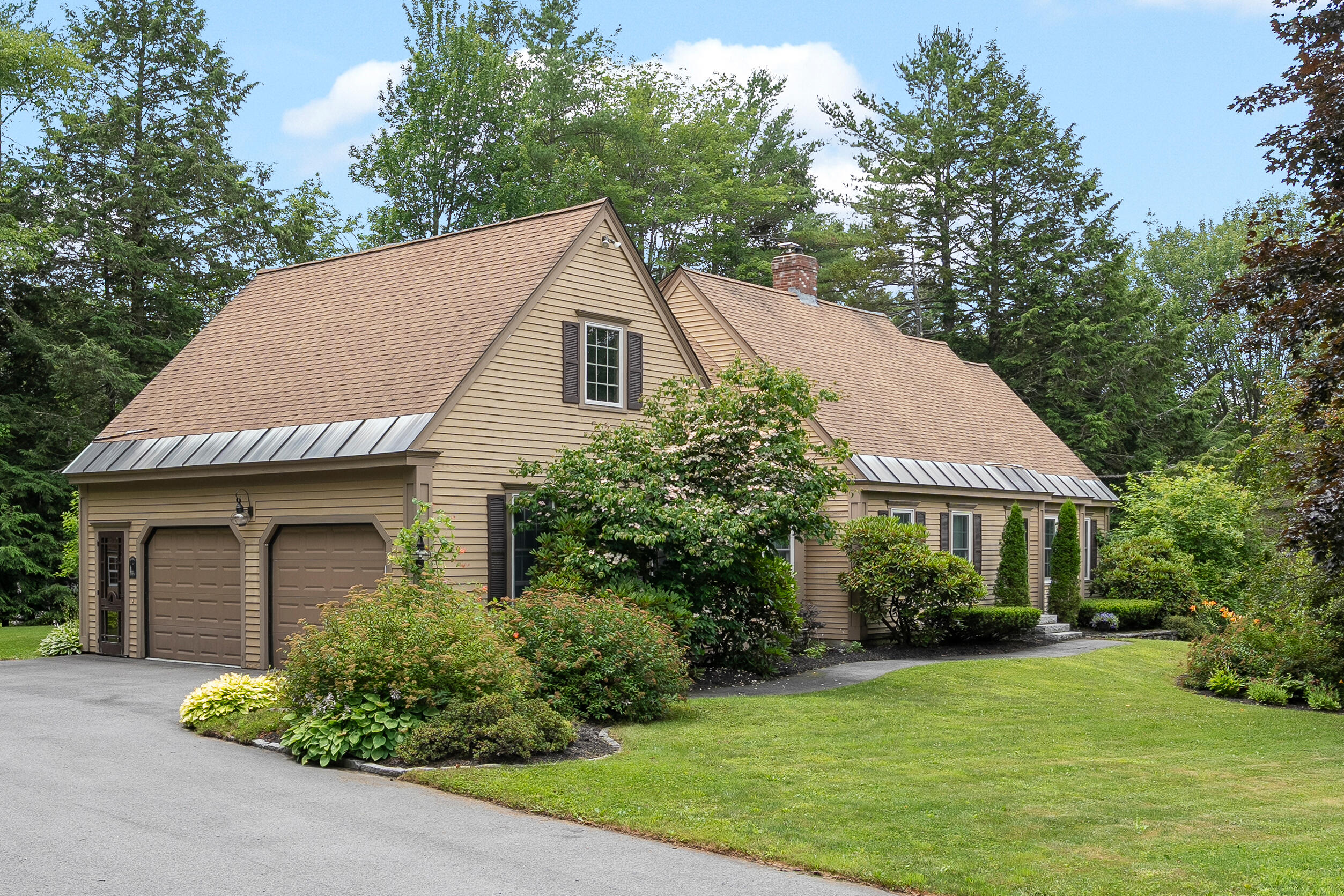 126 Applecrest Drive
