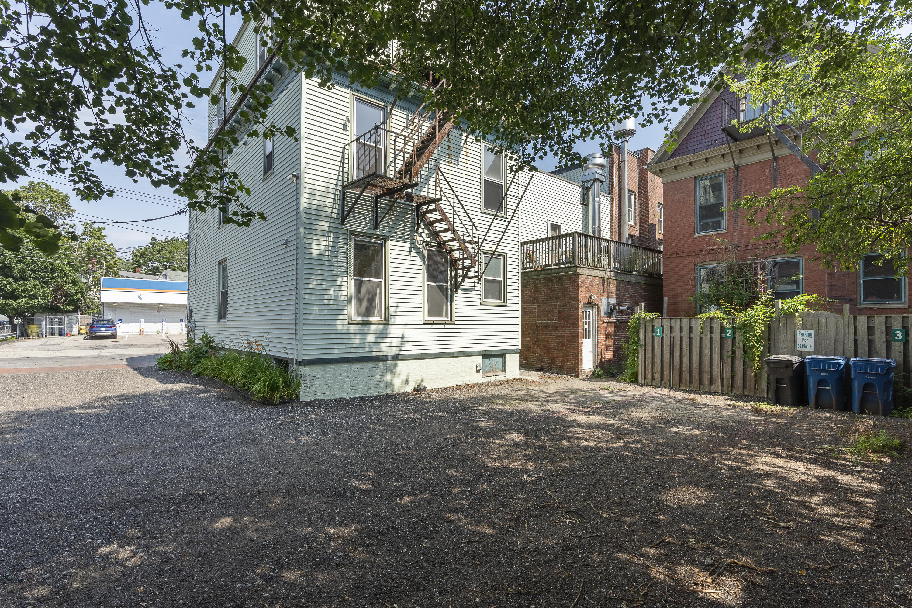 52 Pine Street