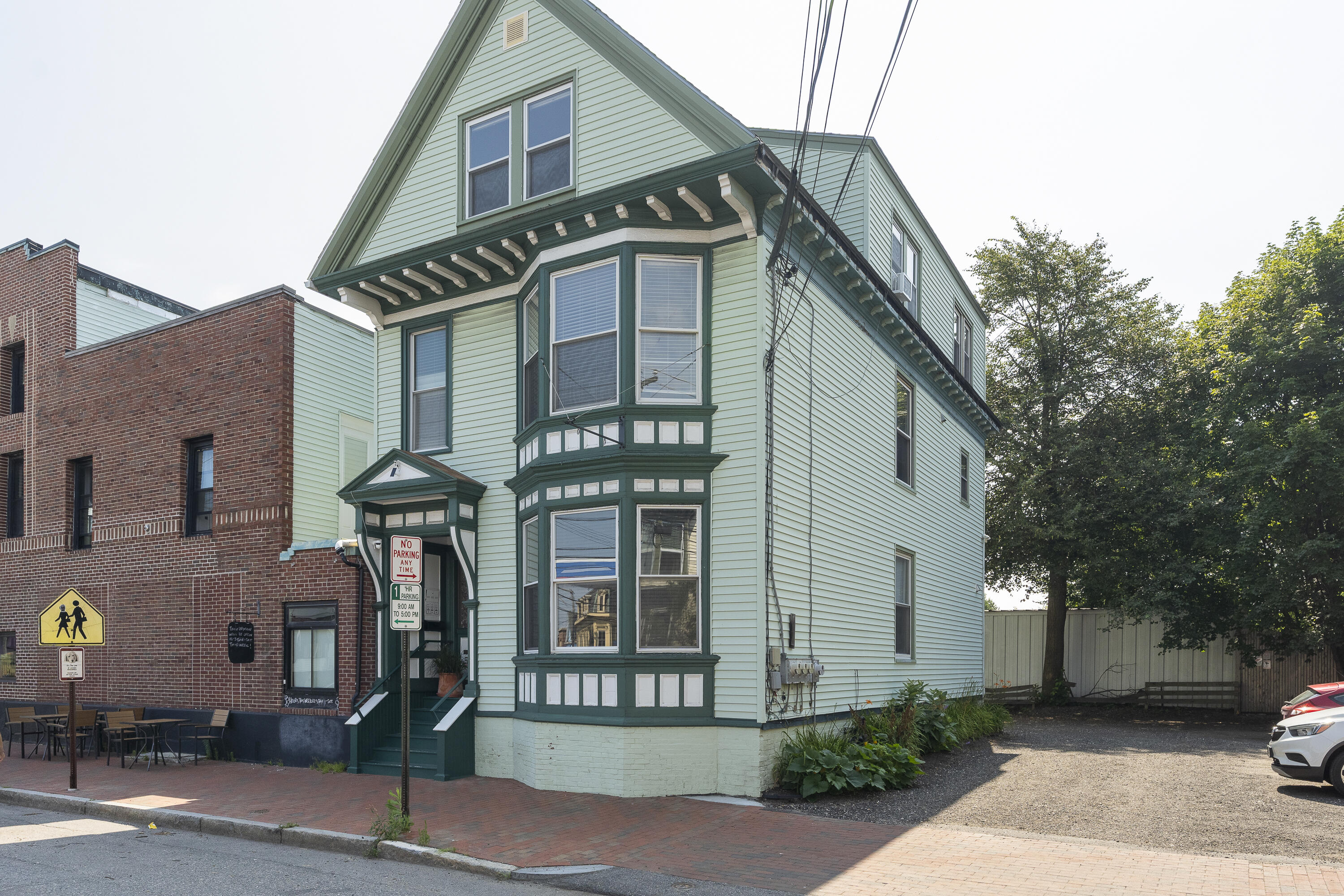 52 Pine Street
