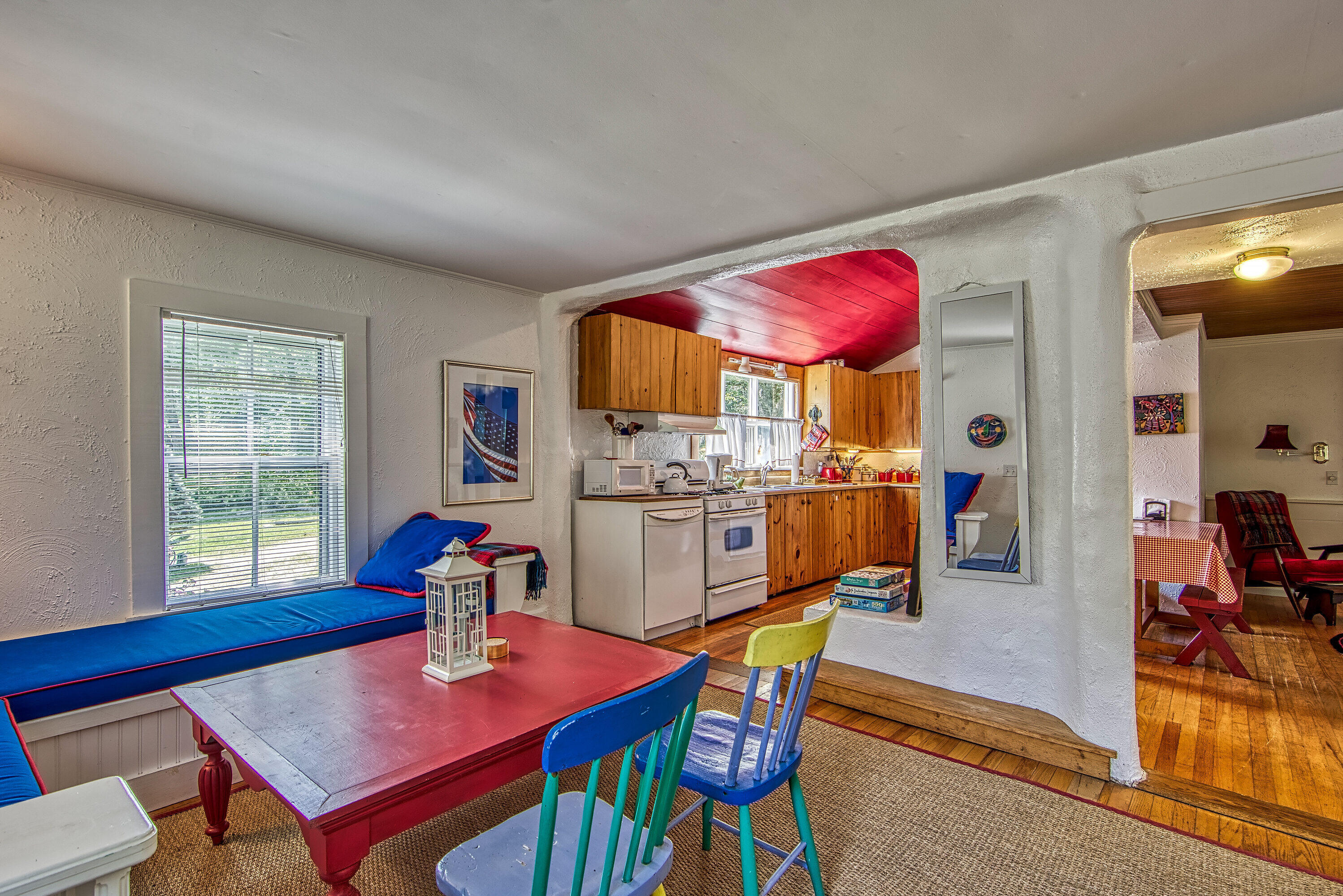 2 Twin Oaks Lane