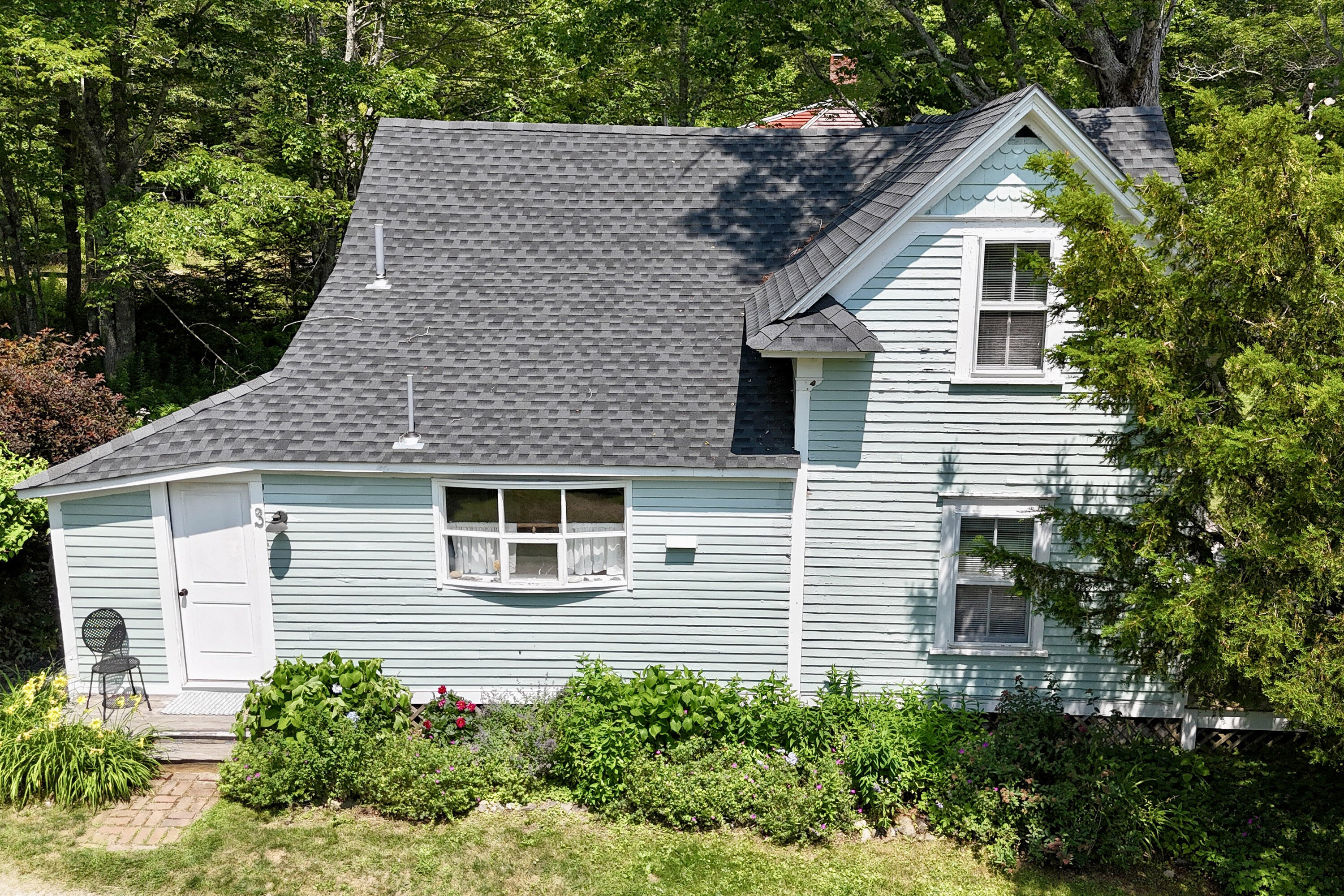 2 Twin Oaks Lane