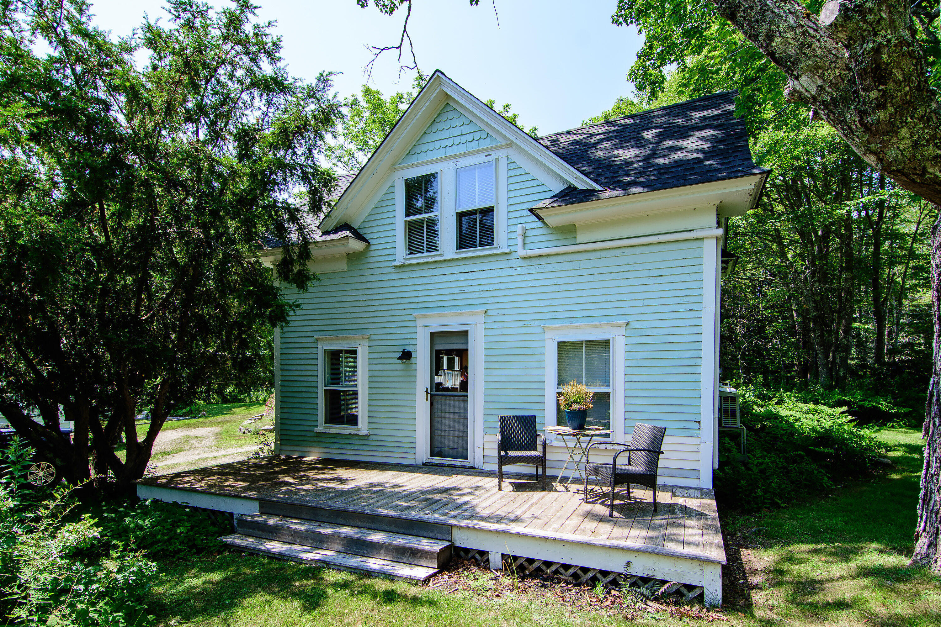2 Twin Oaks Lane
