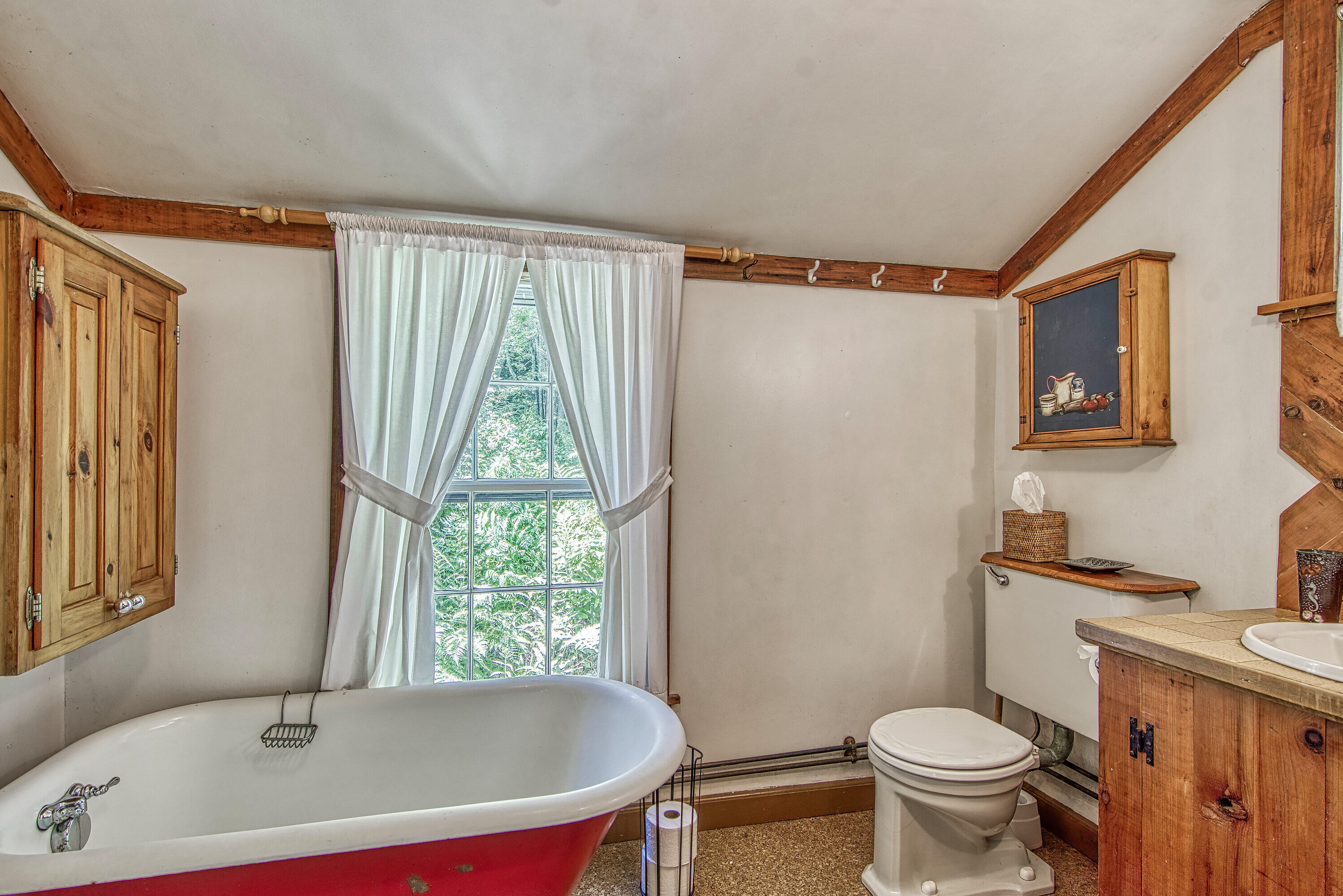 2 Twin Oaks Lane