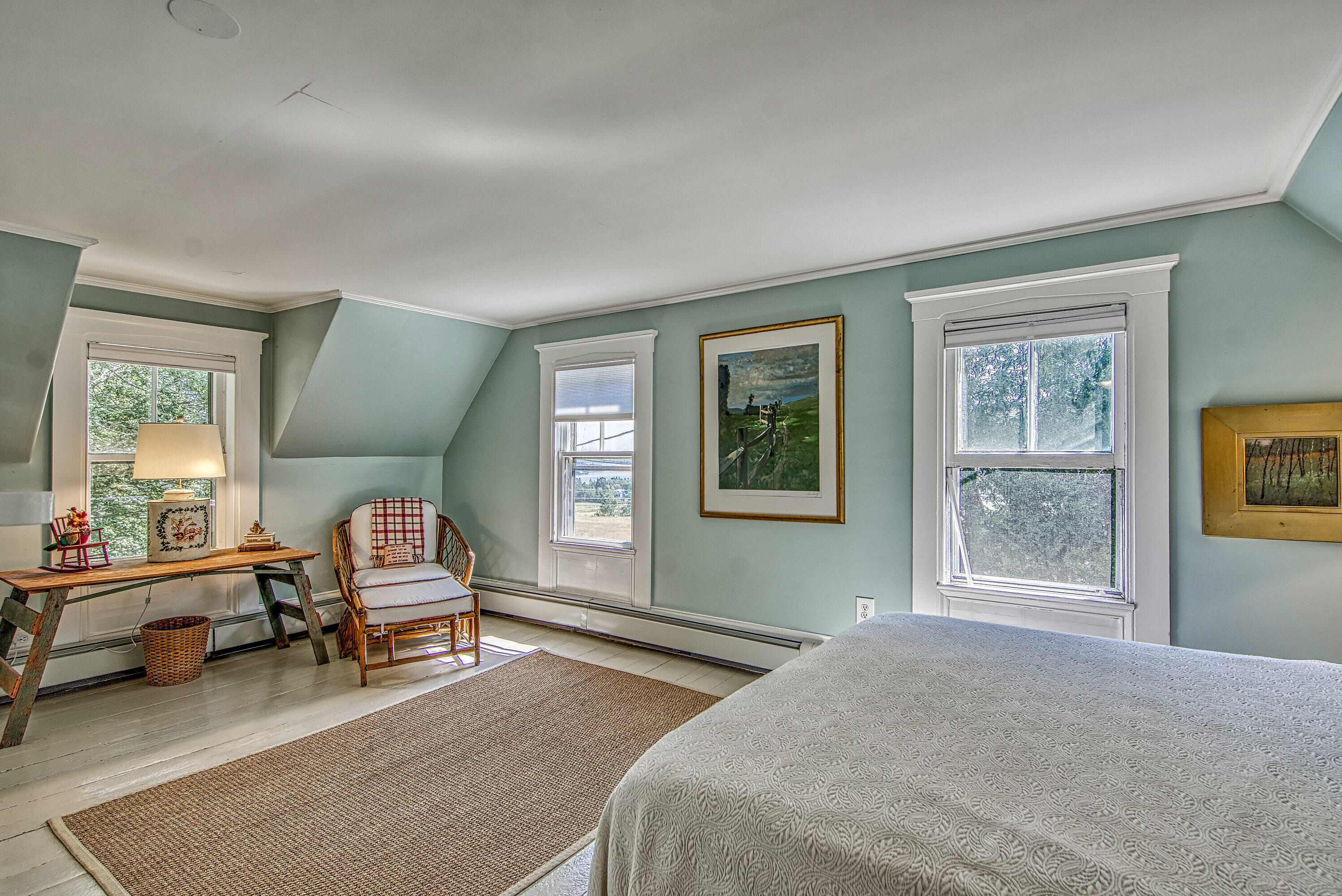 2 Twin Oaks Lane