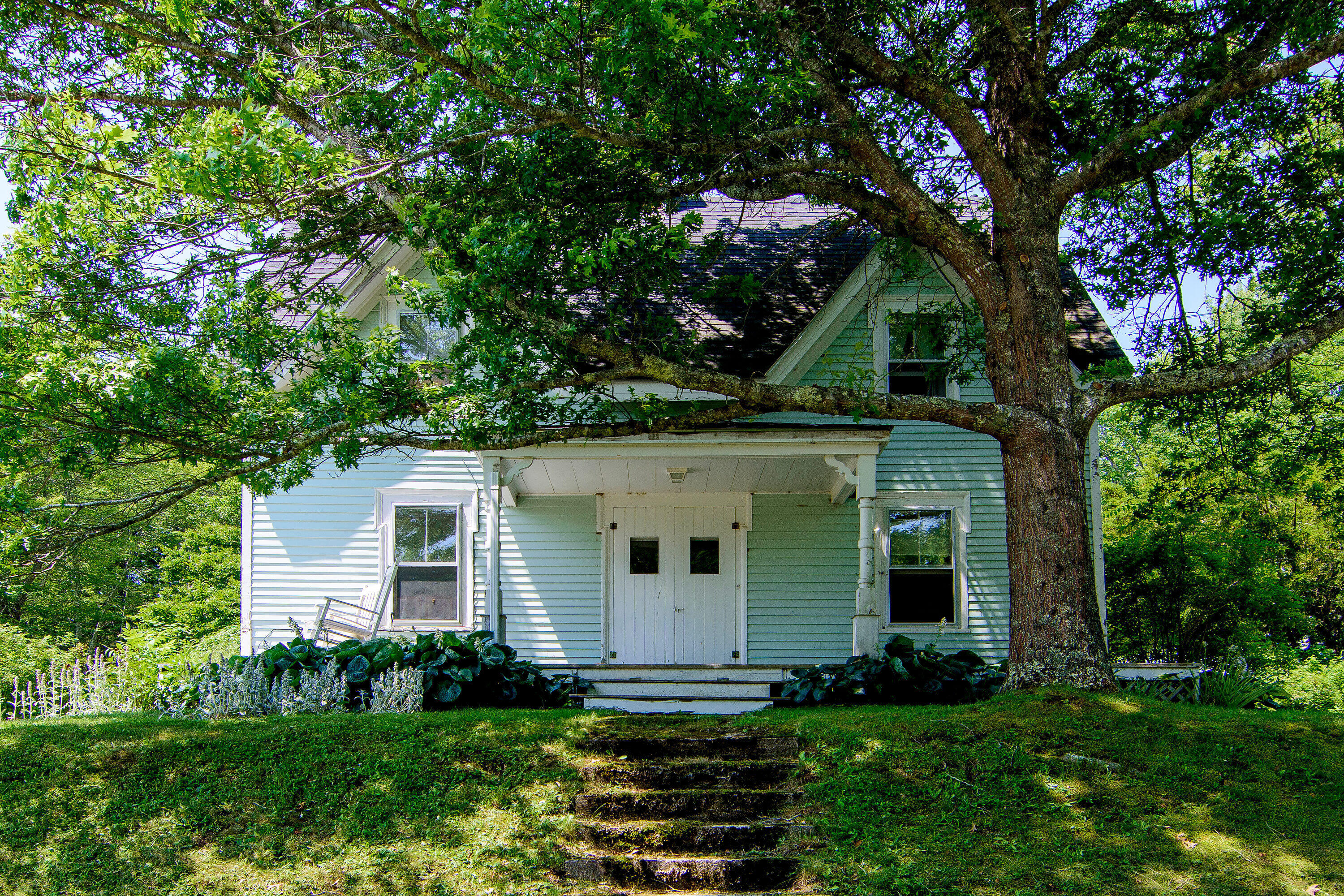 2 Twin Oaks Lane