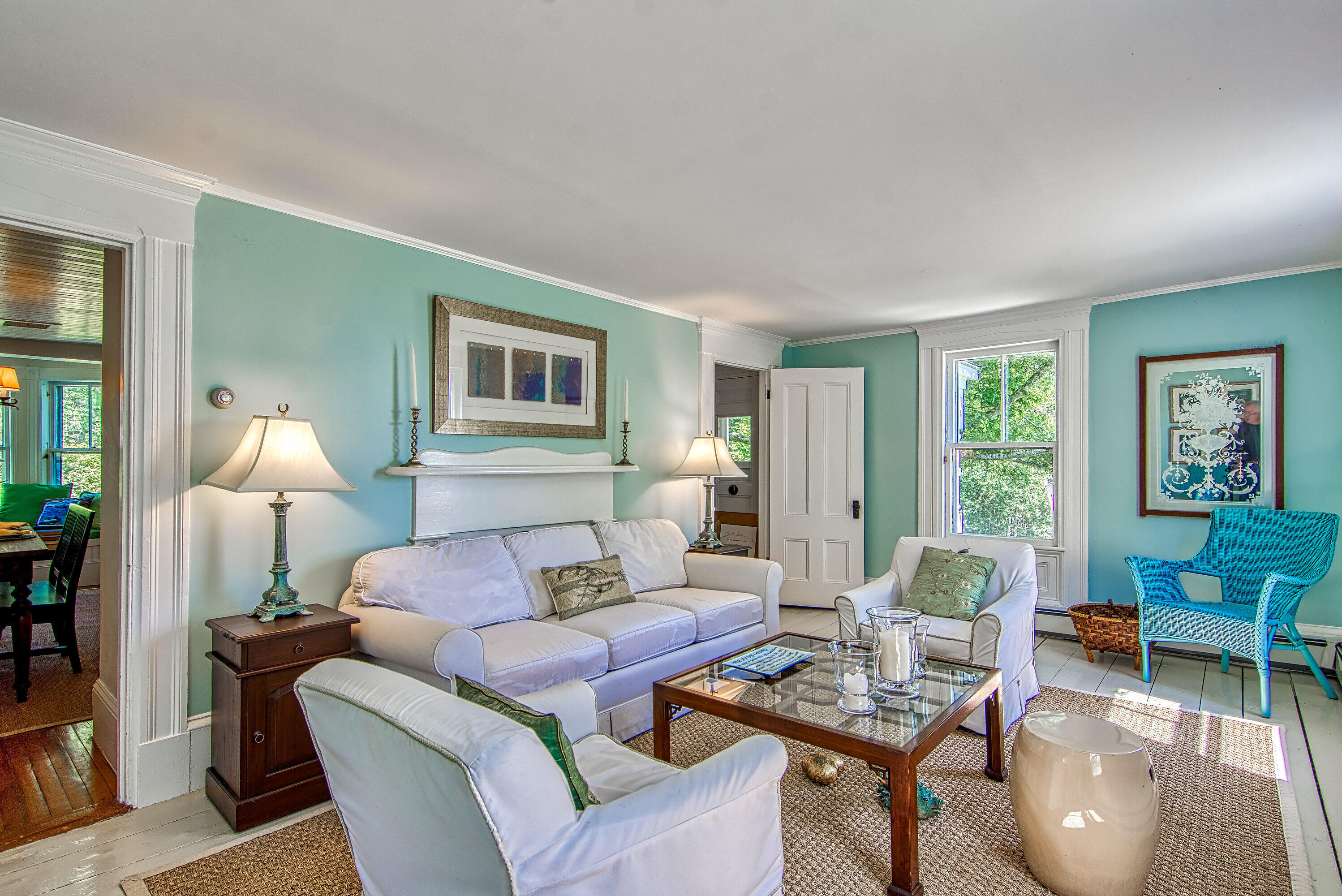 2 Twin Oaks Lane