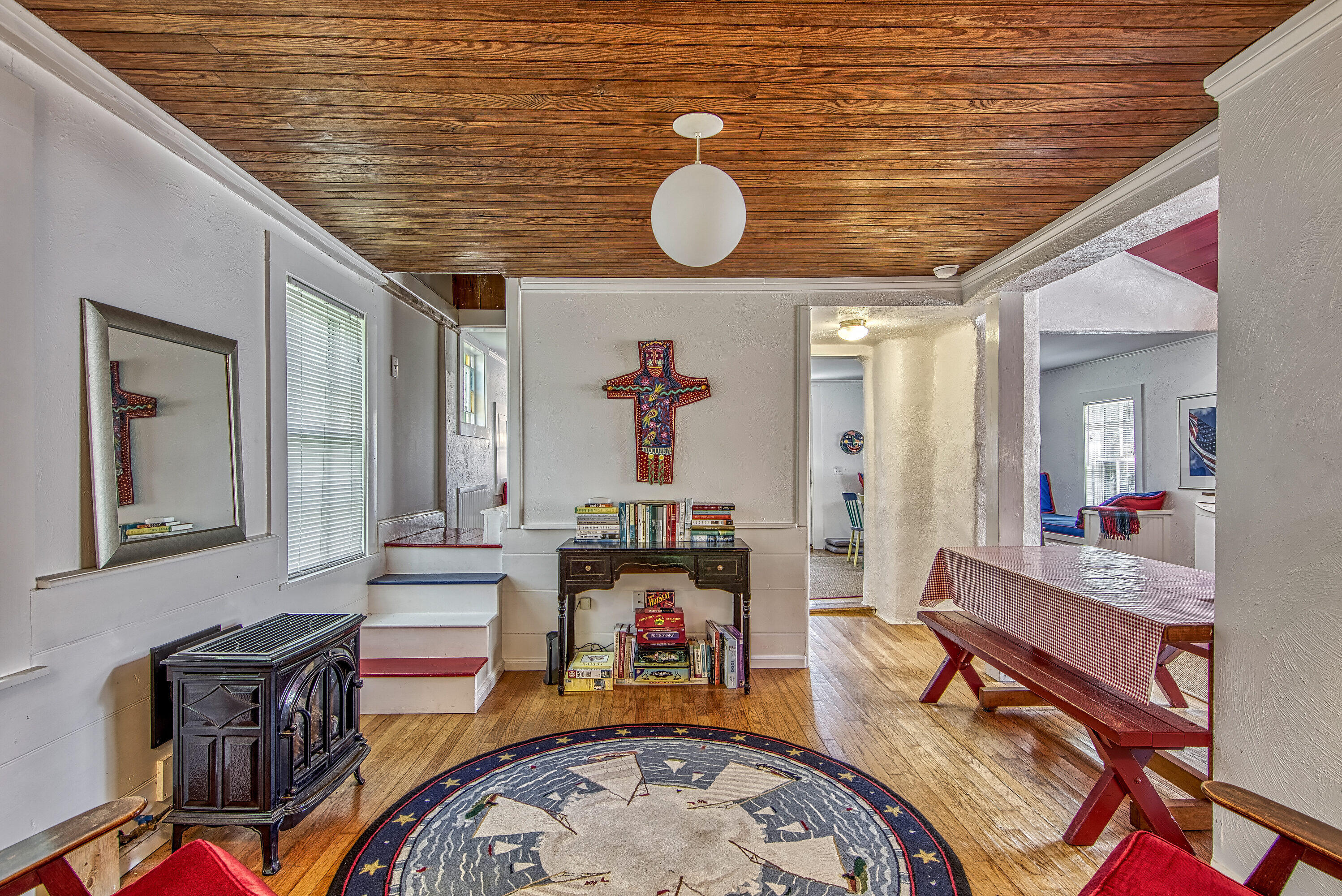 2 Twin Oaks Lane
