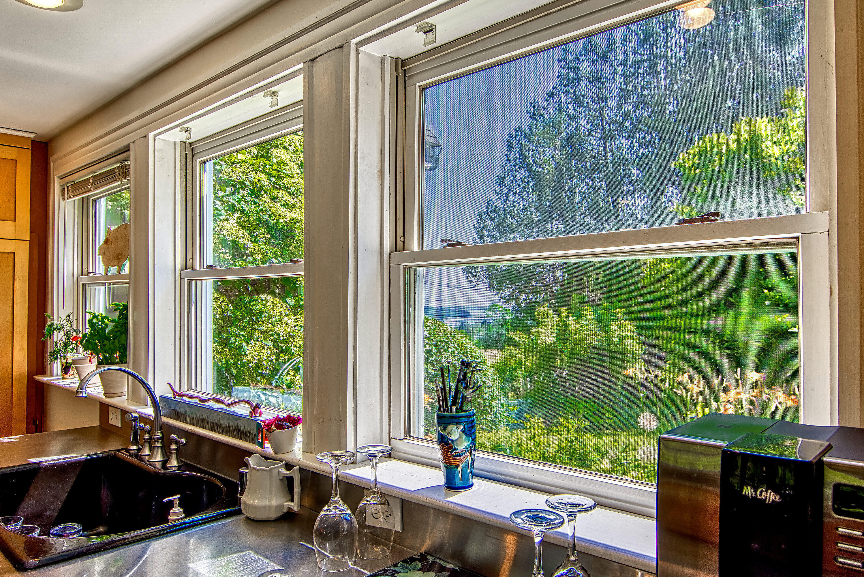 2 Twin Oaks Lane