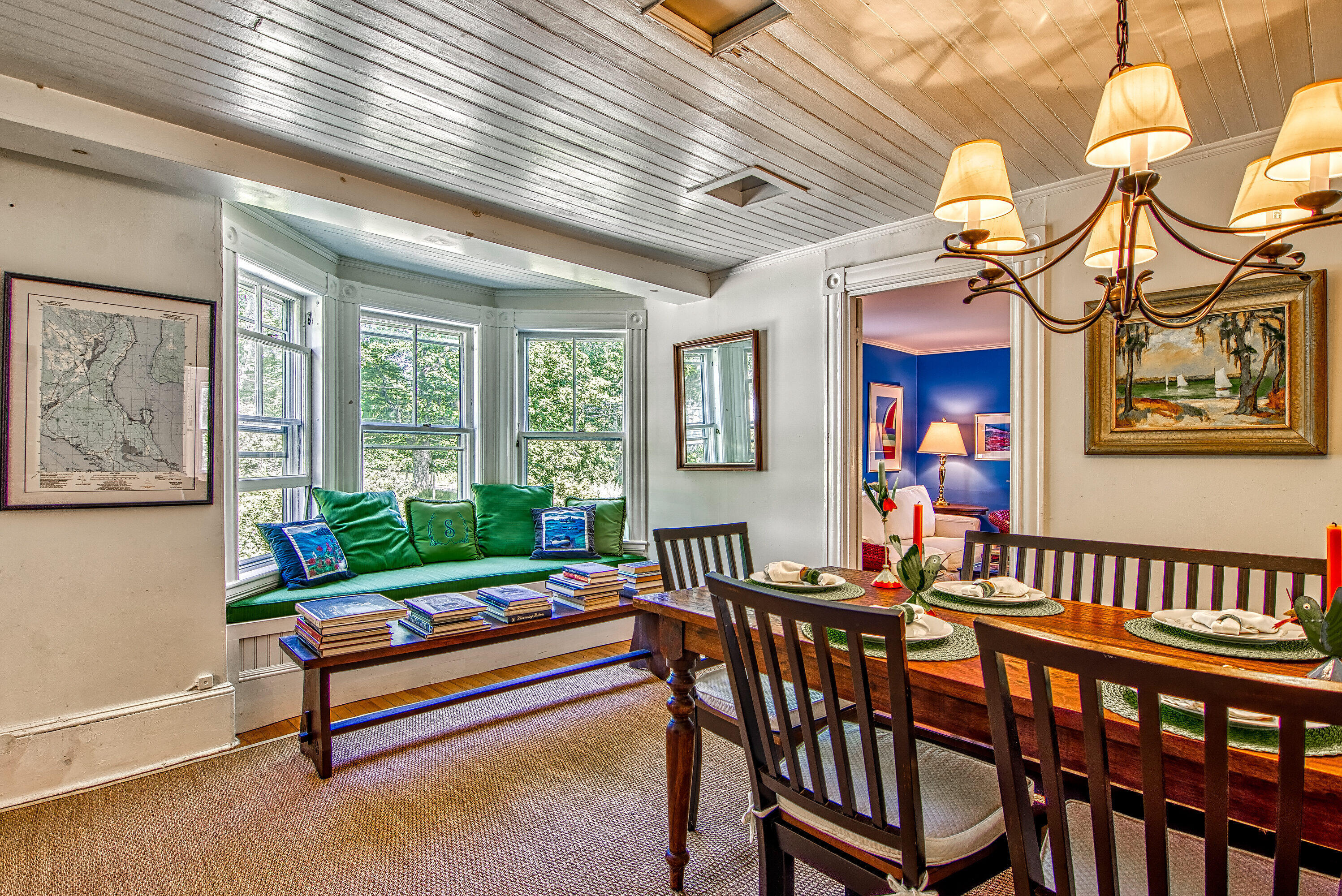 2 Twin Oaks Lane