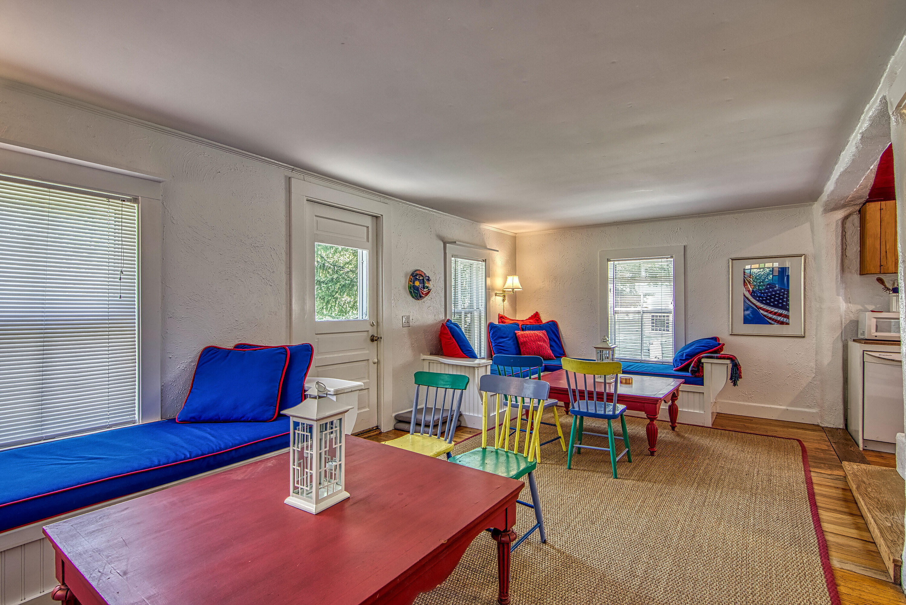 2 Twin Oaks Lane