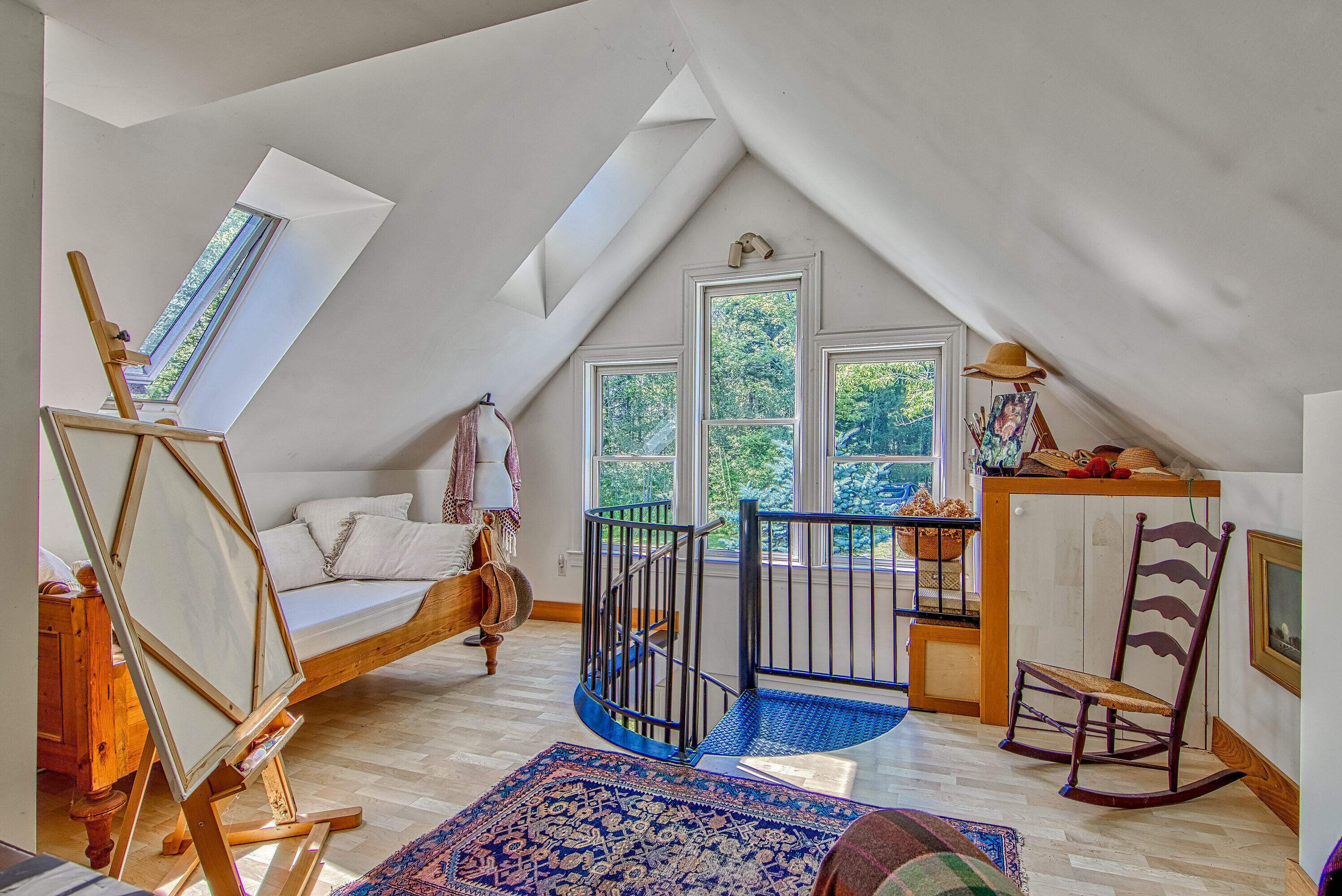 2 Twin Oaks Lane