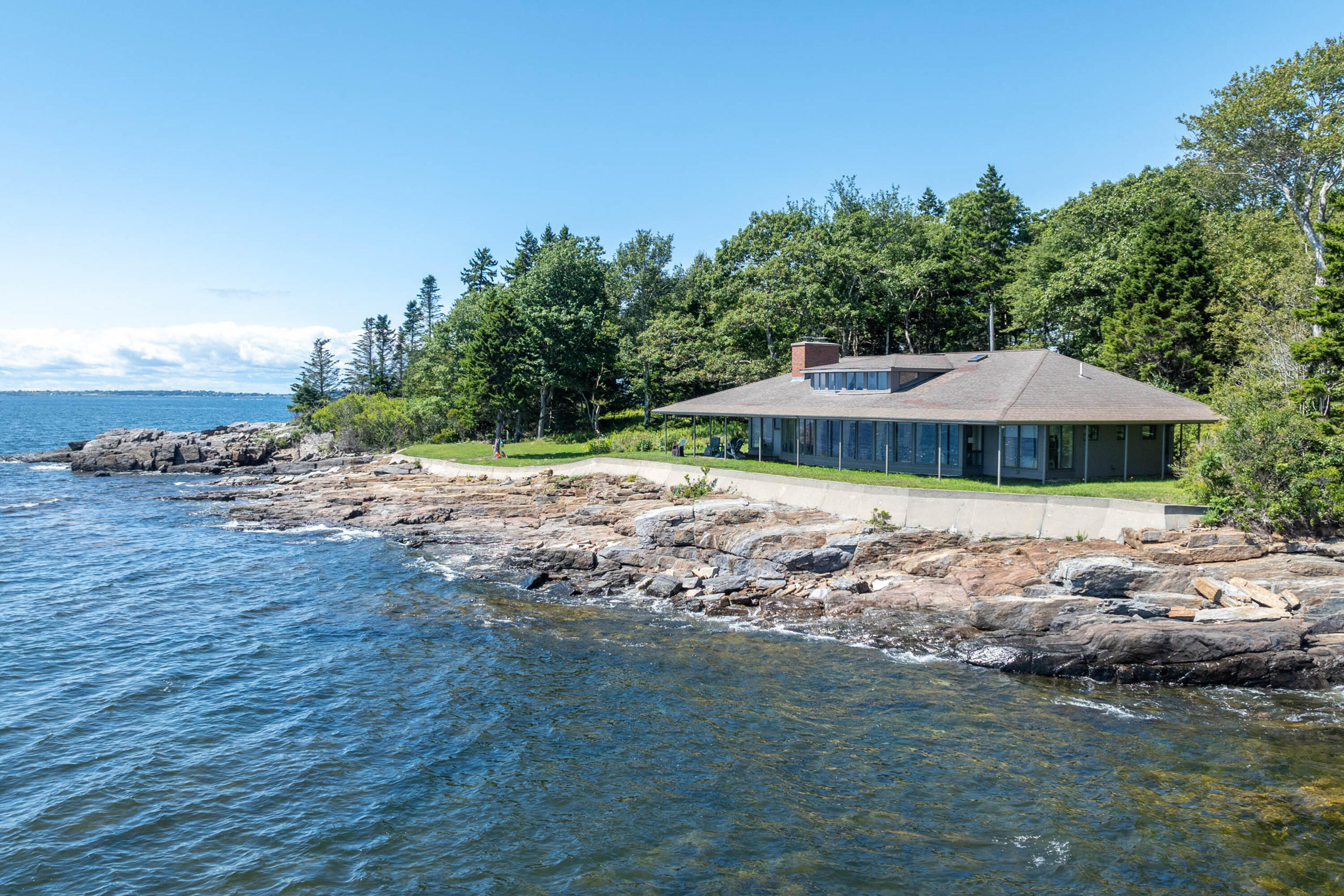 240 W Cundys Point