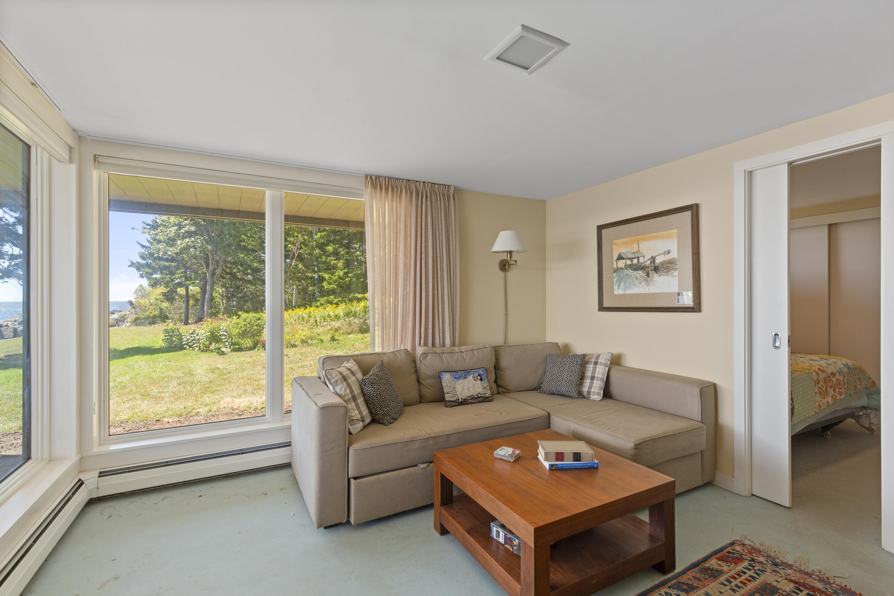 240 W Cundys Point