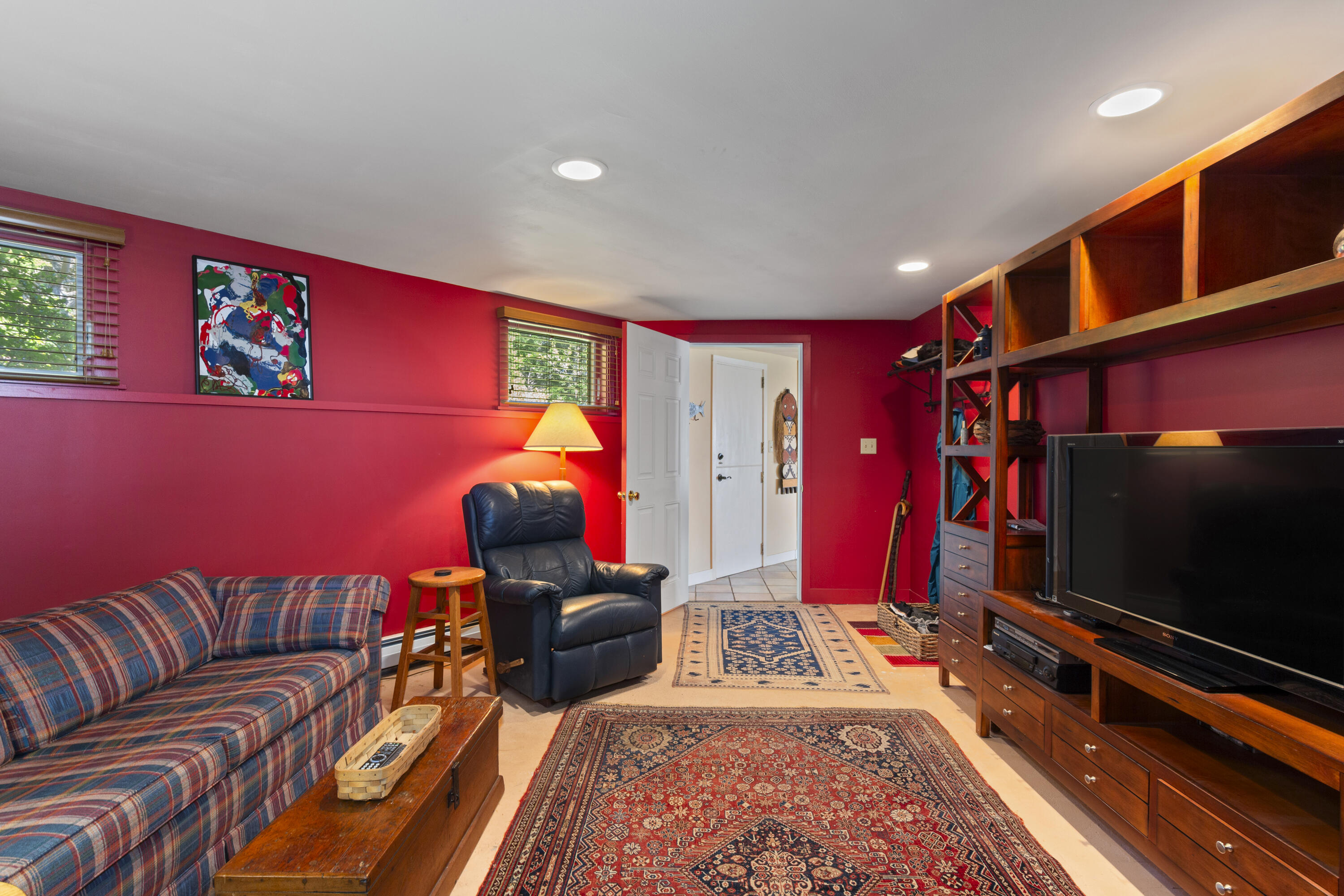 240 W Cundys Point