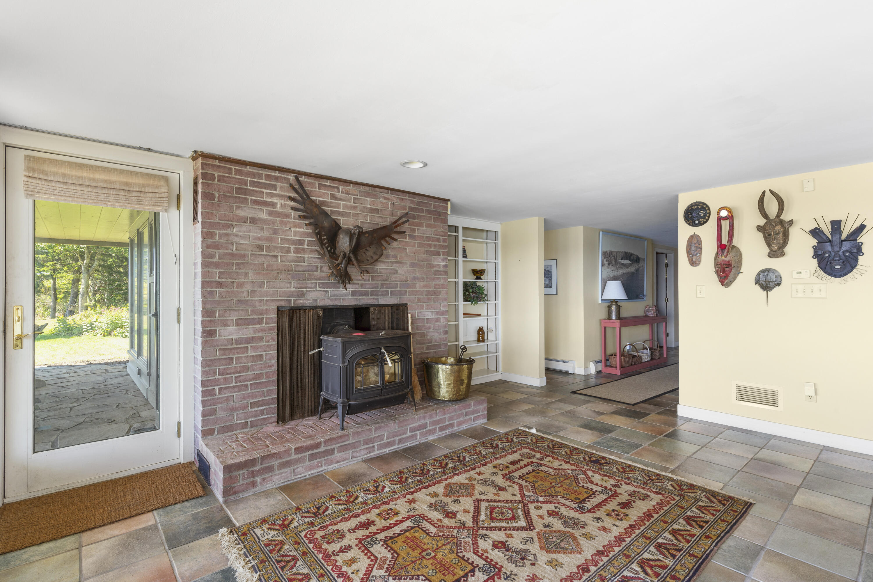 240 W Cundys Point