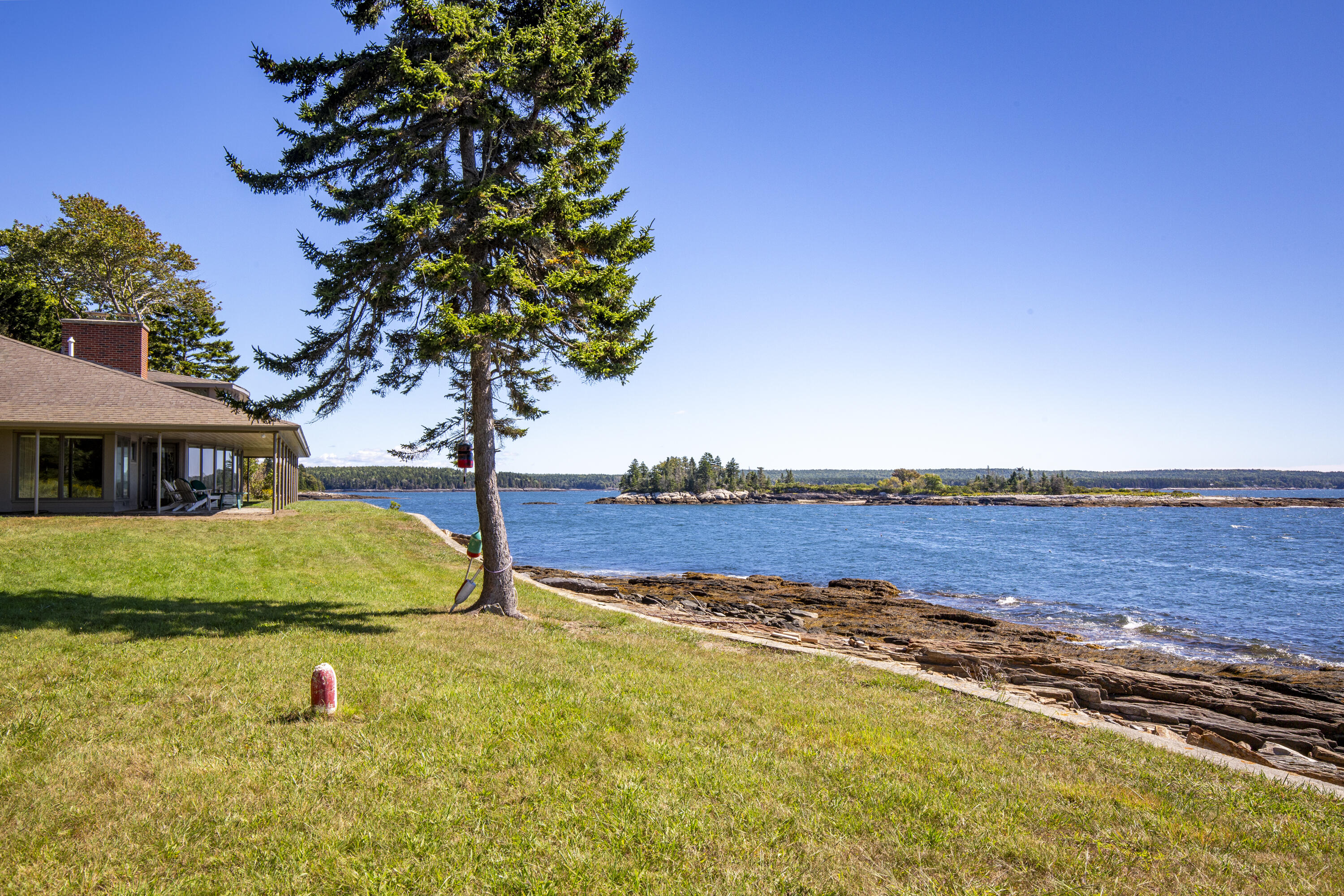 240 W Cundys Point