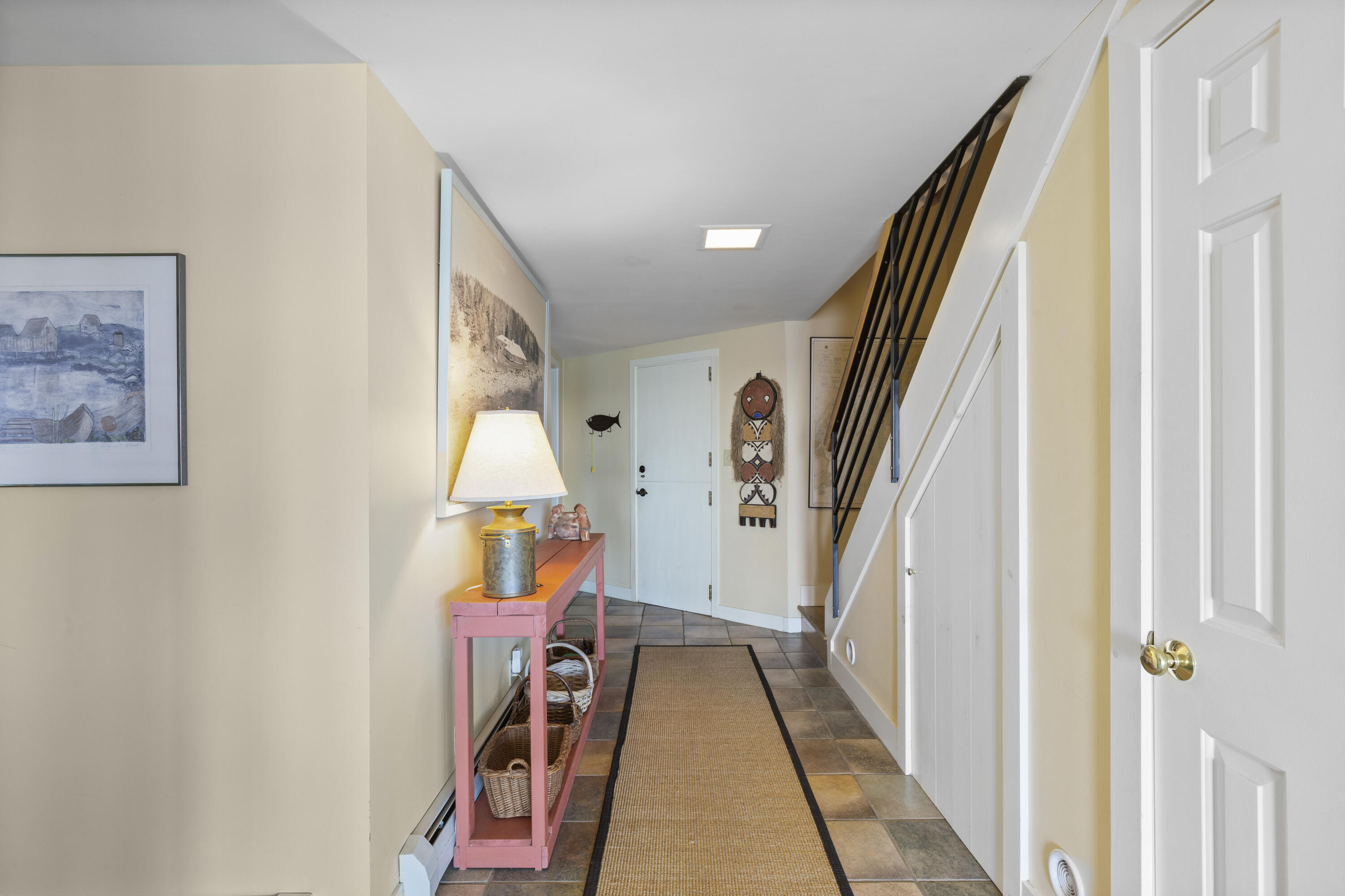 240 W Cundys Point