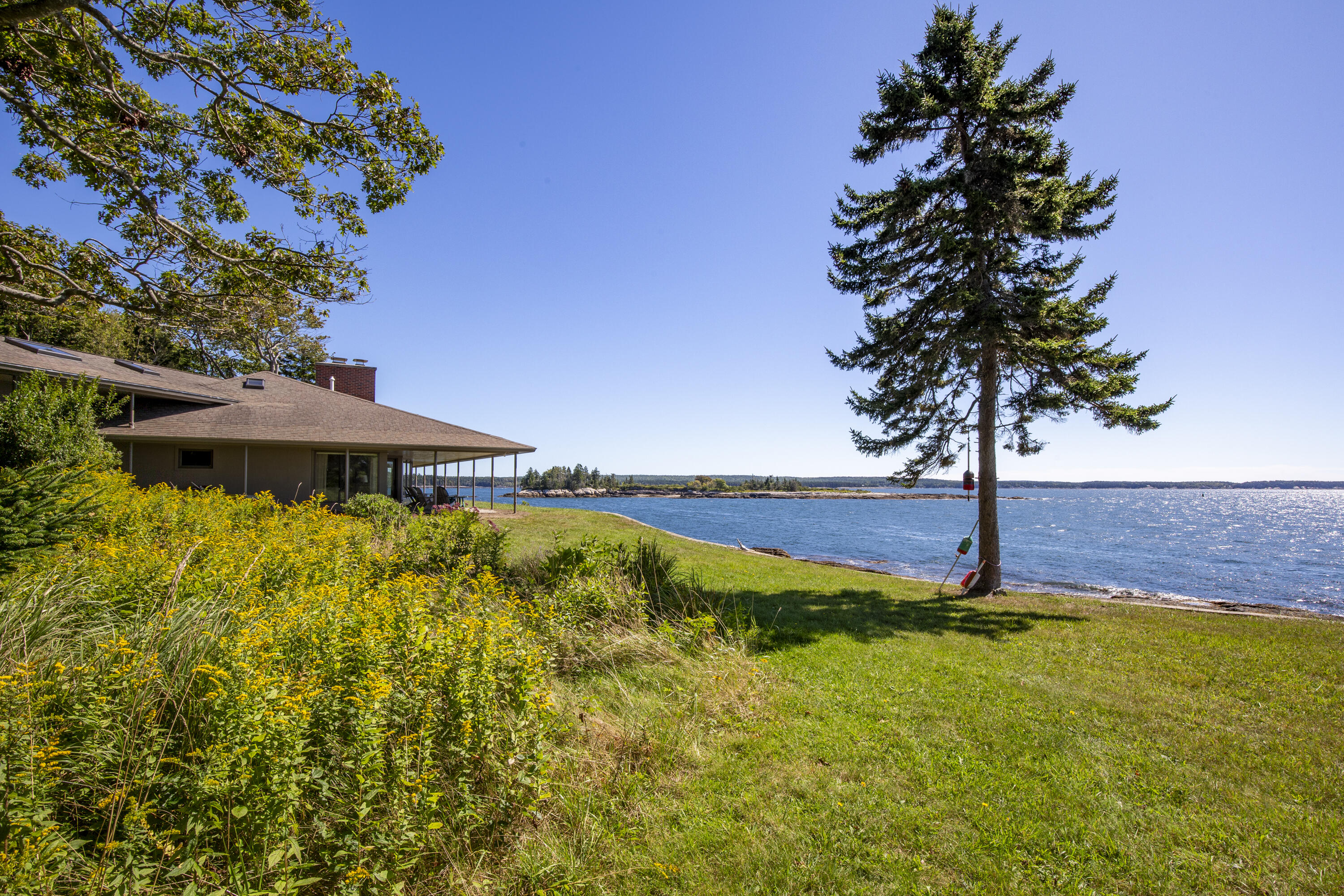 240 W Cundys Point