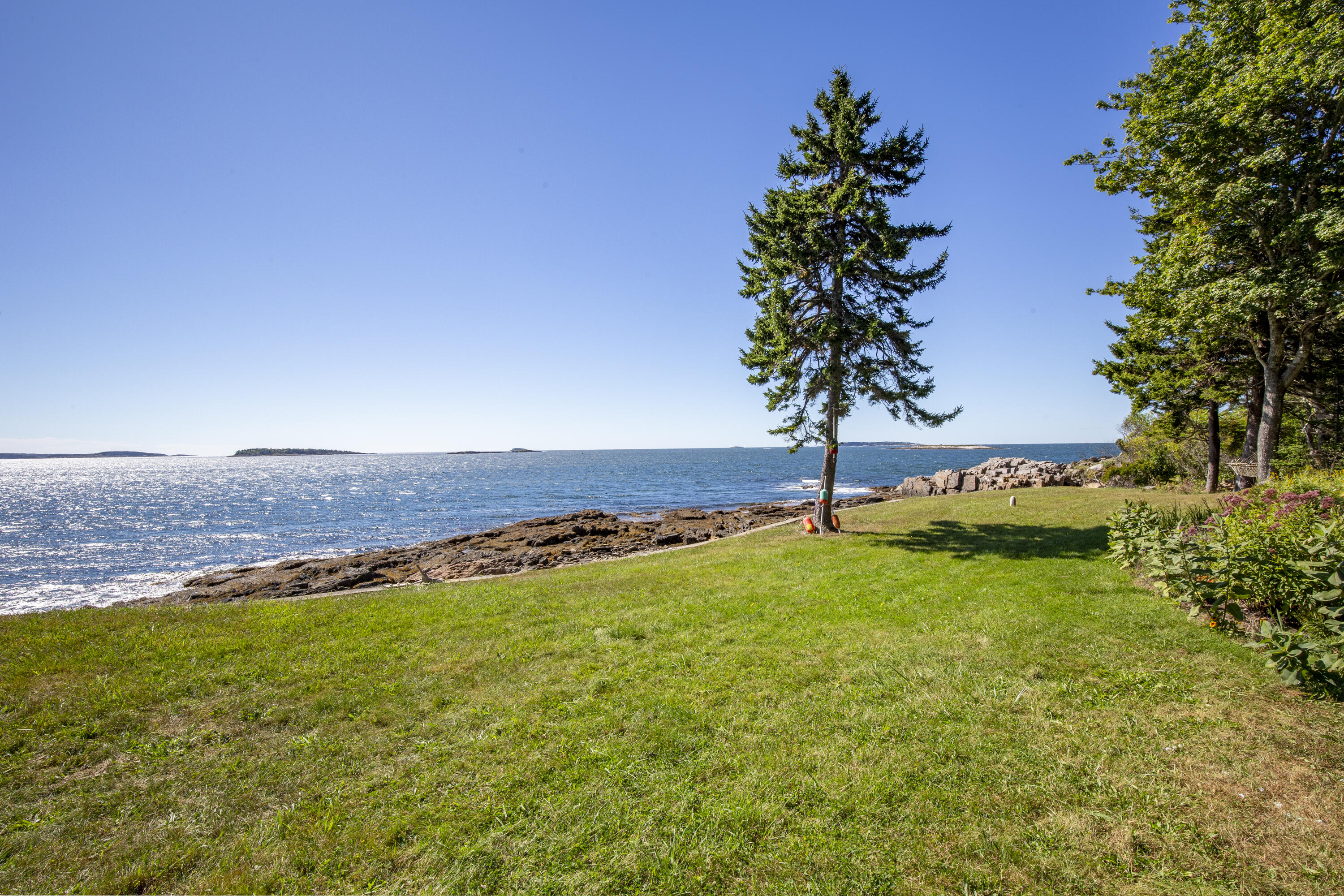 240 W Cundys Point