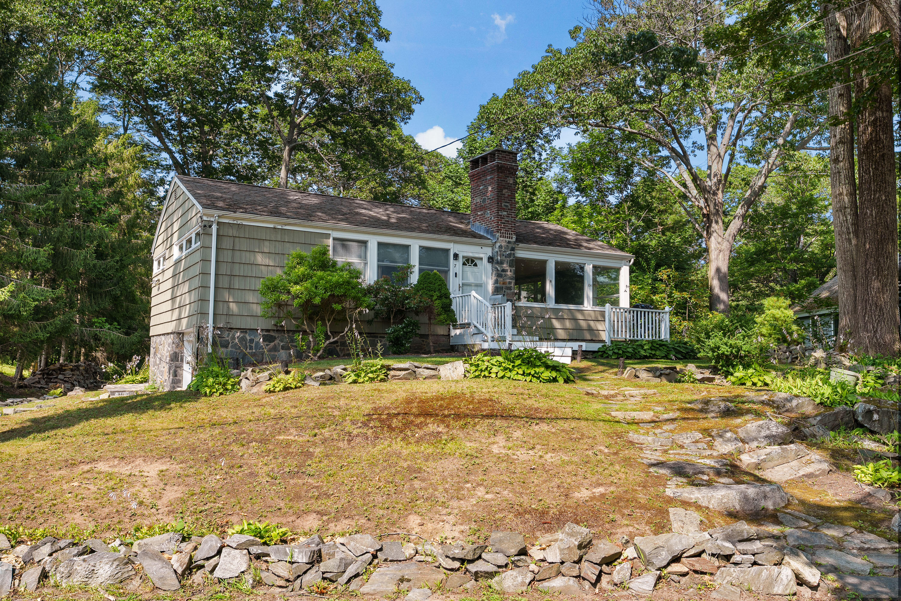7 Rocky Knoll Road