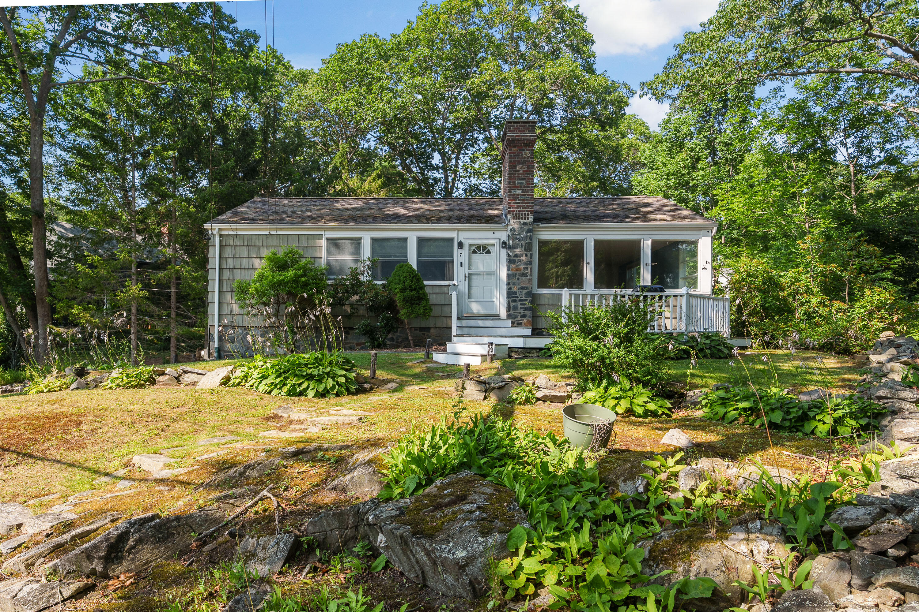 7 Rocky Knoll Road