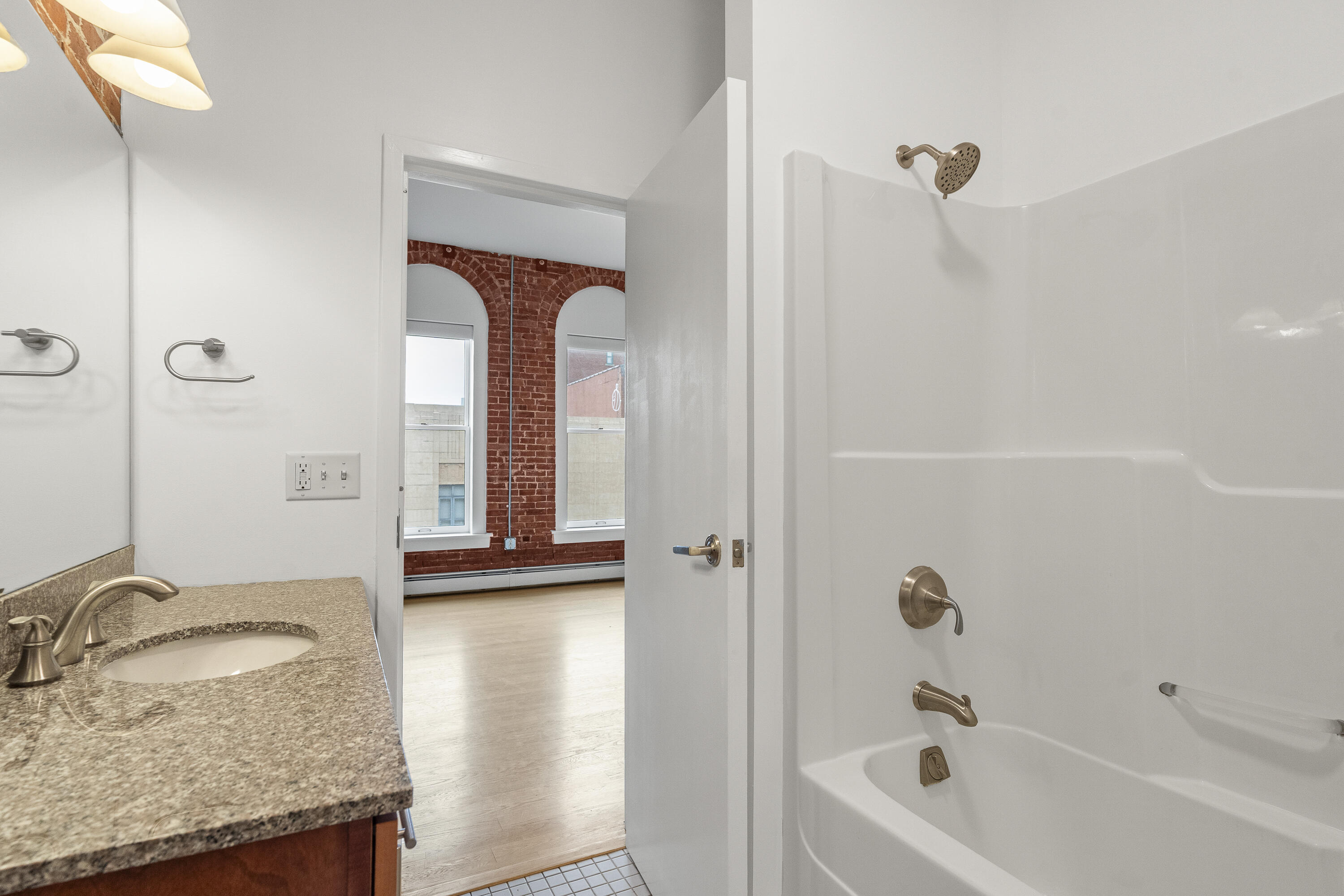 547 Congress Street 3B