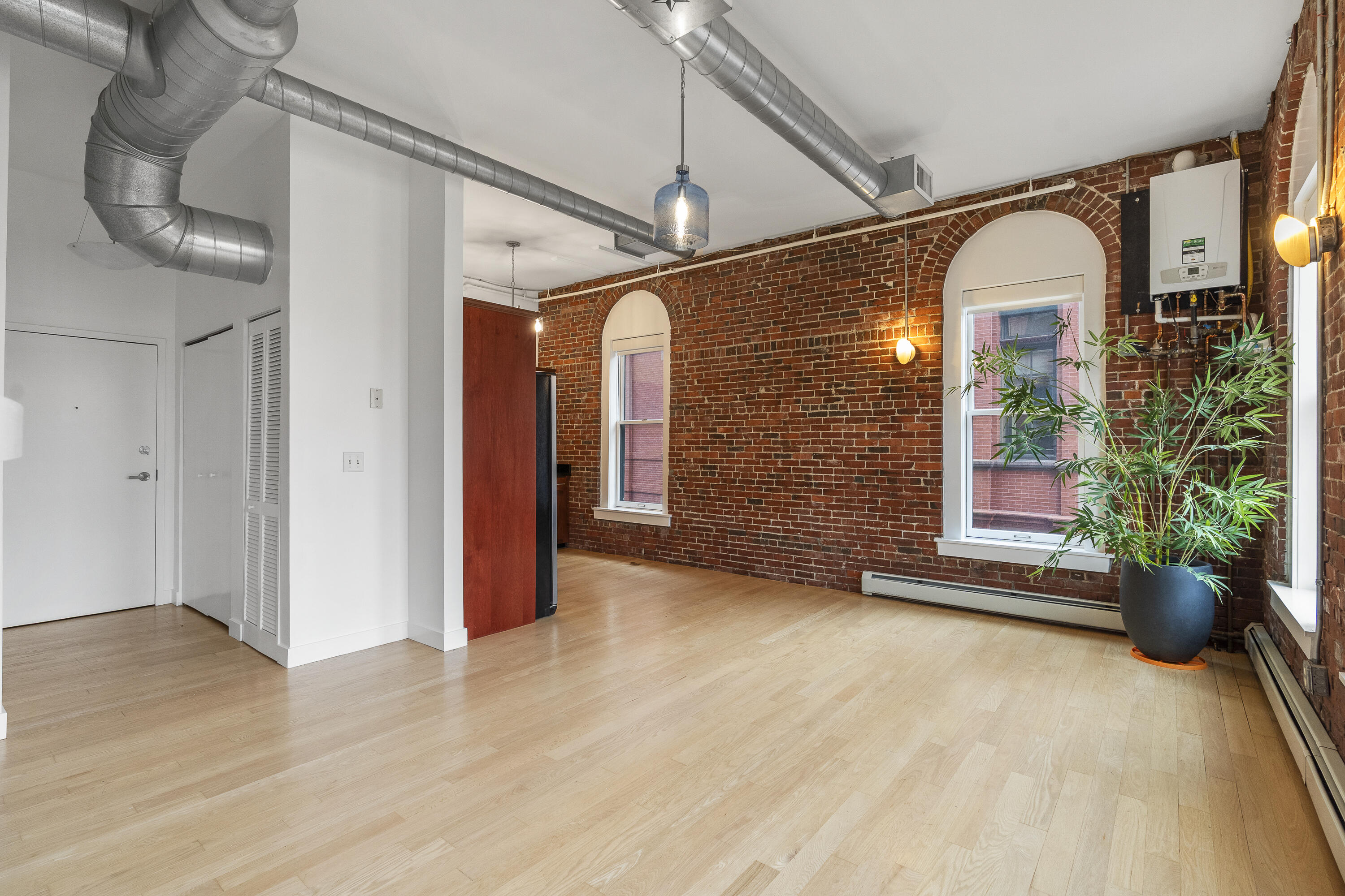 547 Congress Street 3B