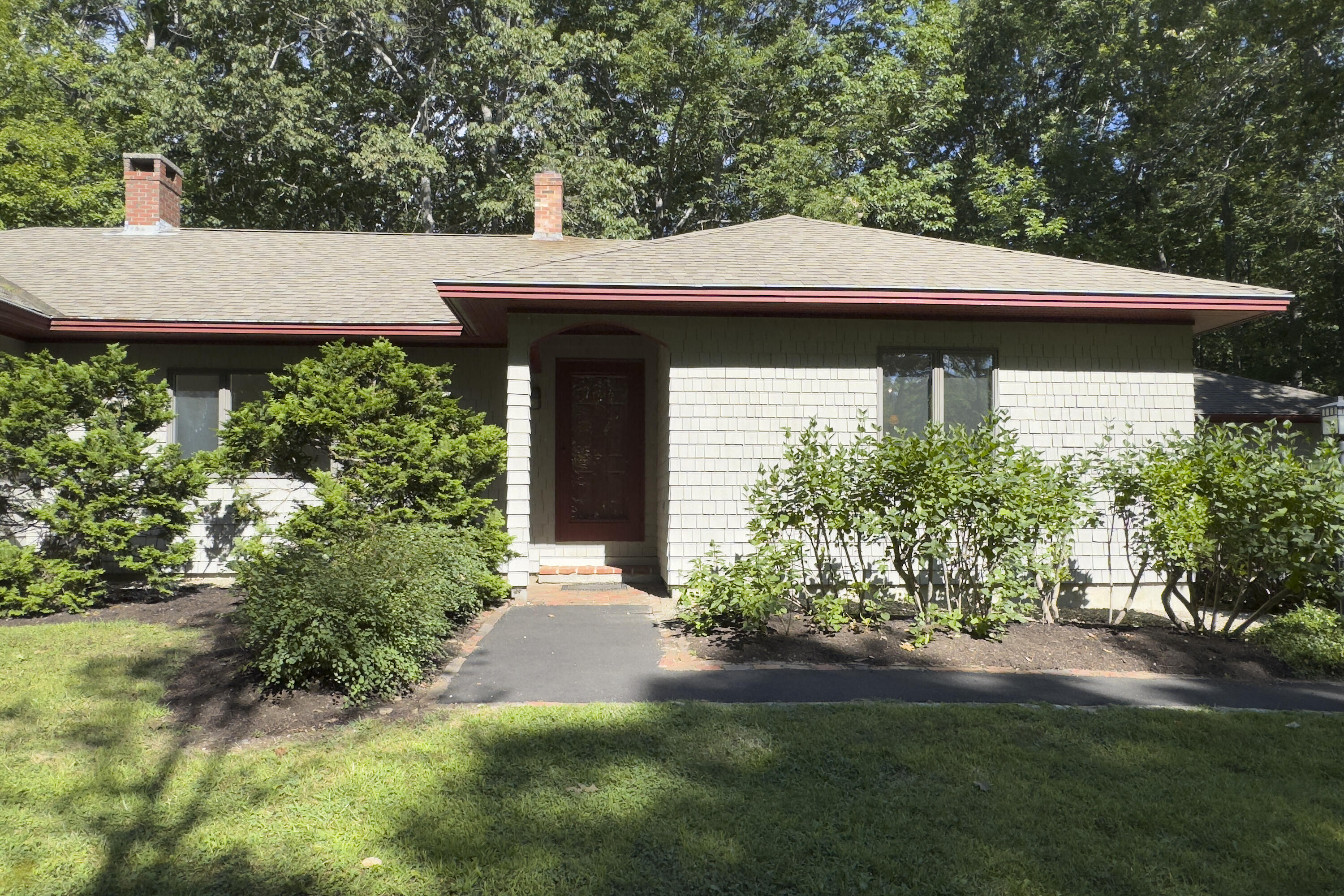 4 Lily Pond Drive