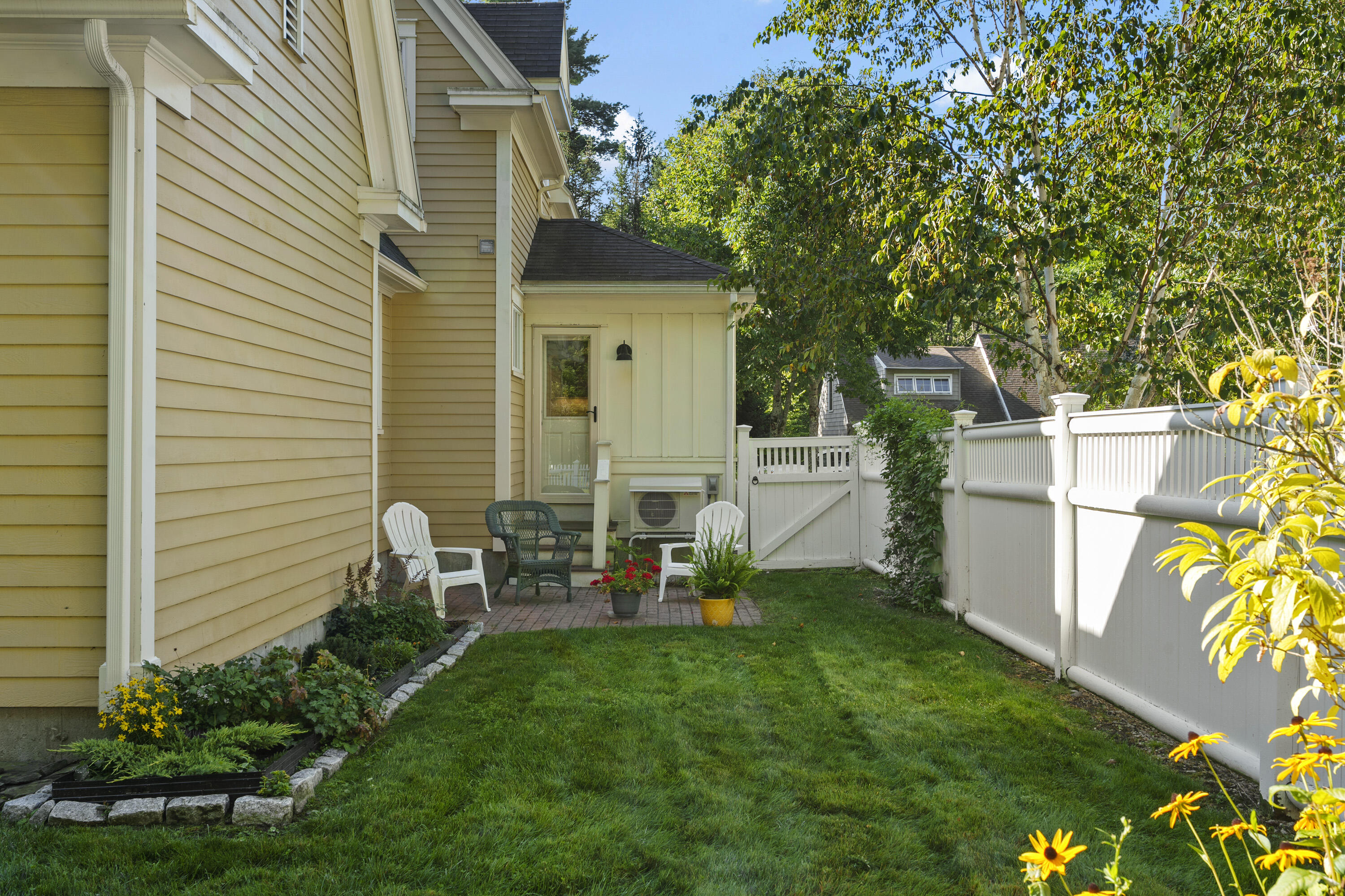 8 Ballantyne Drive