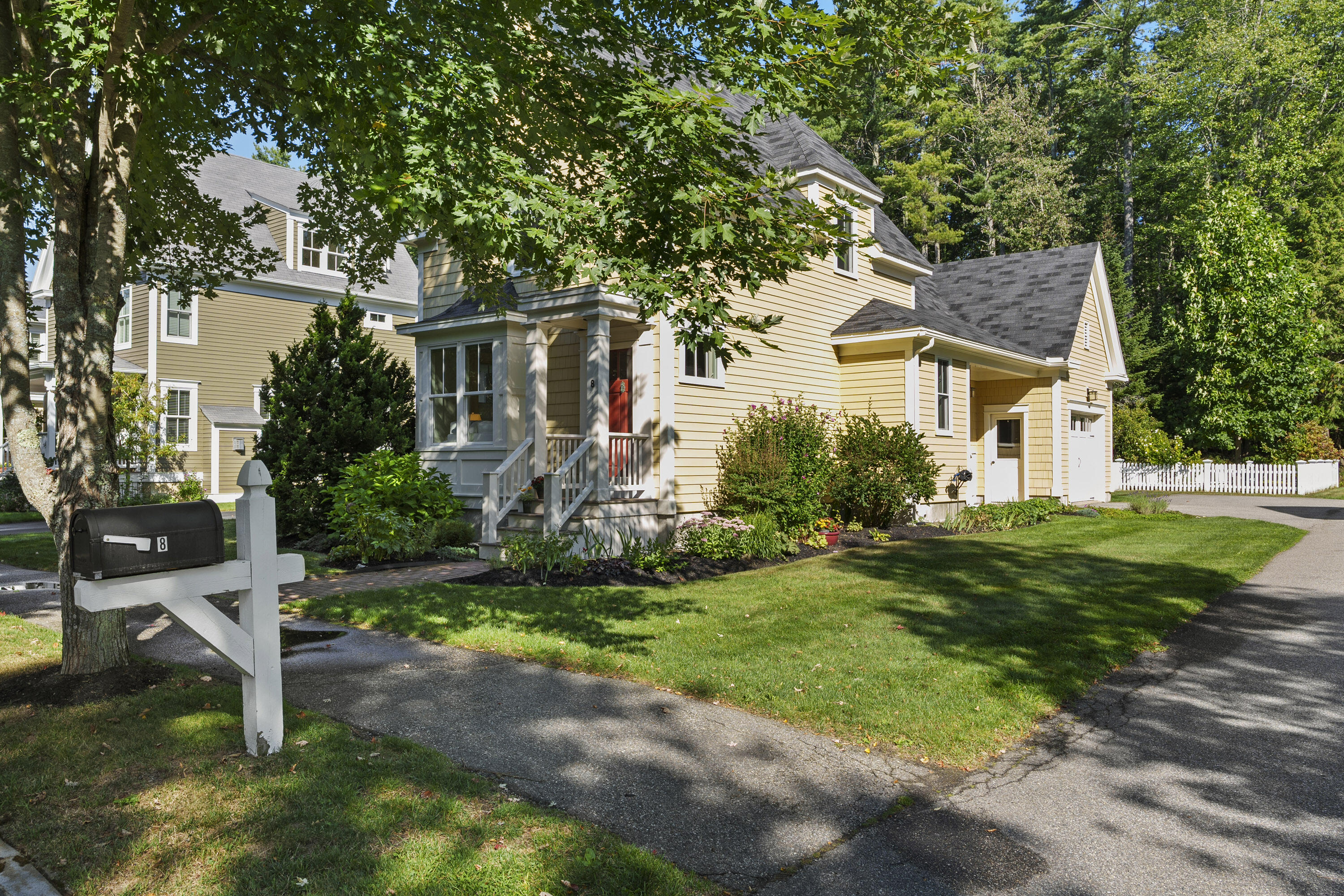 8 Ballantyne Drive
