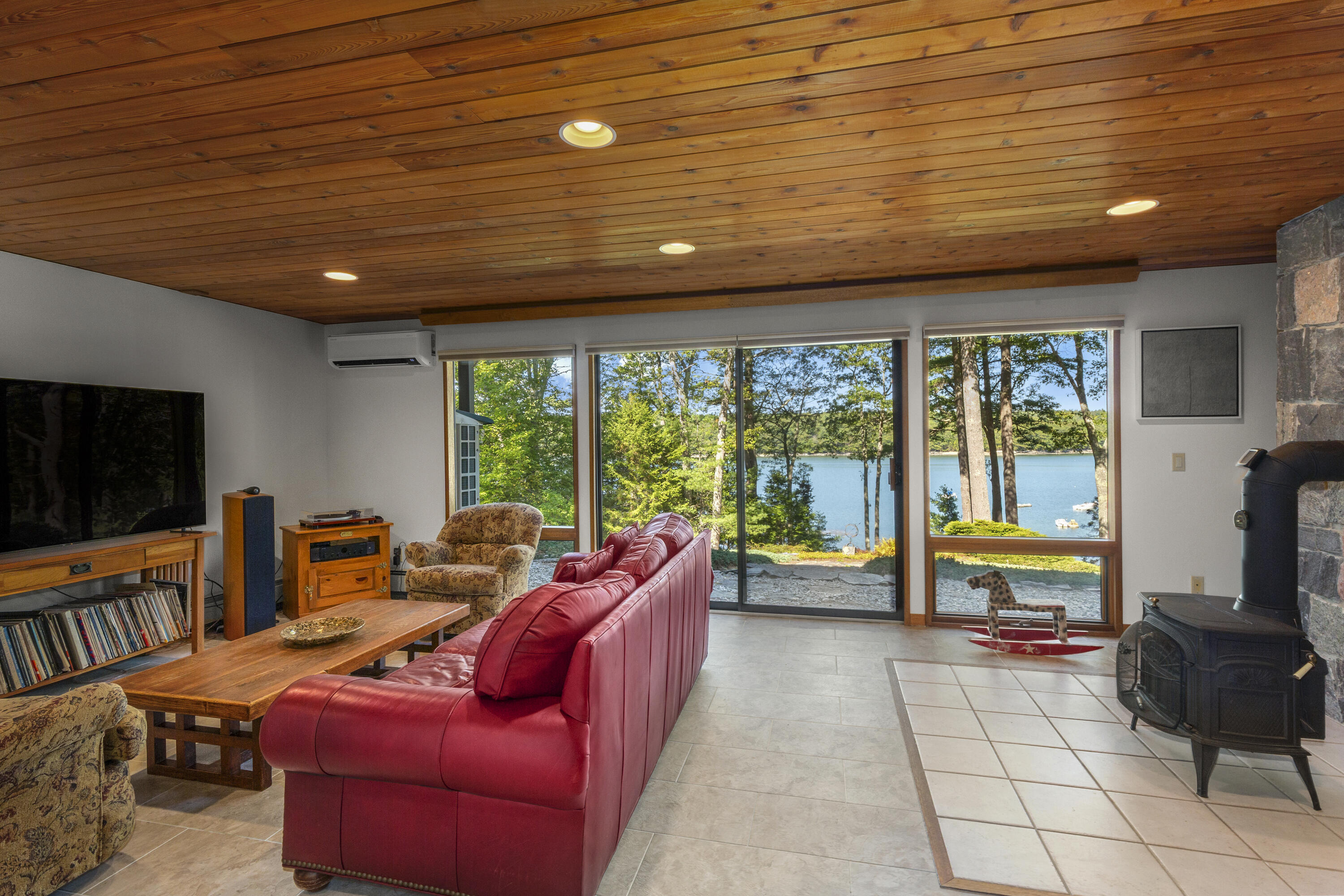 71 Hunters Landing Road