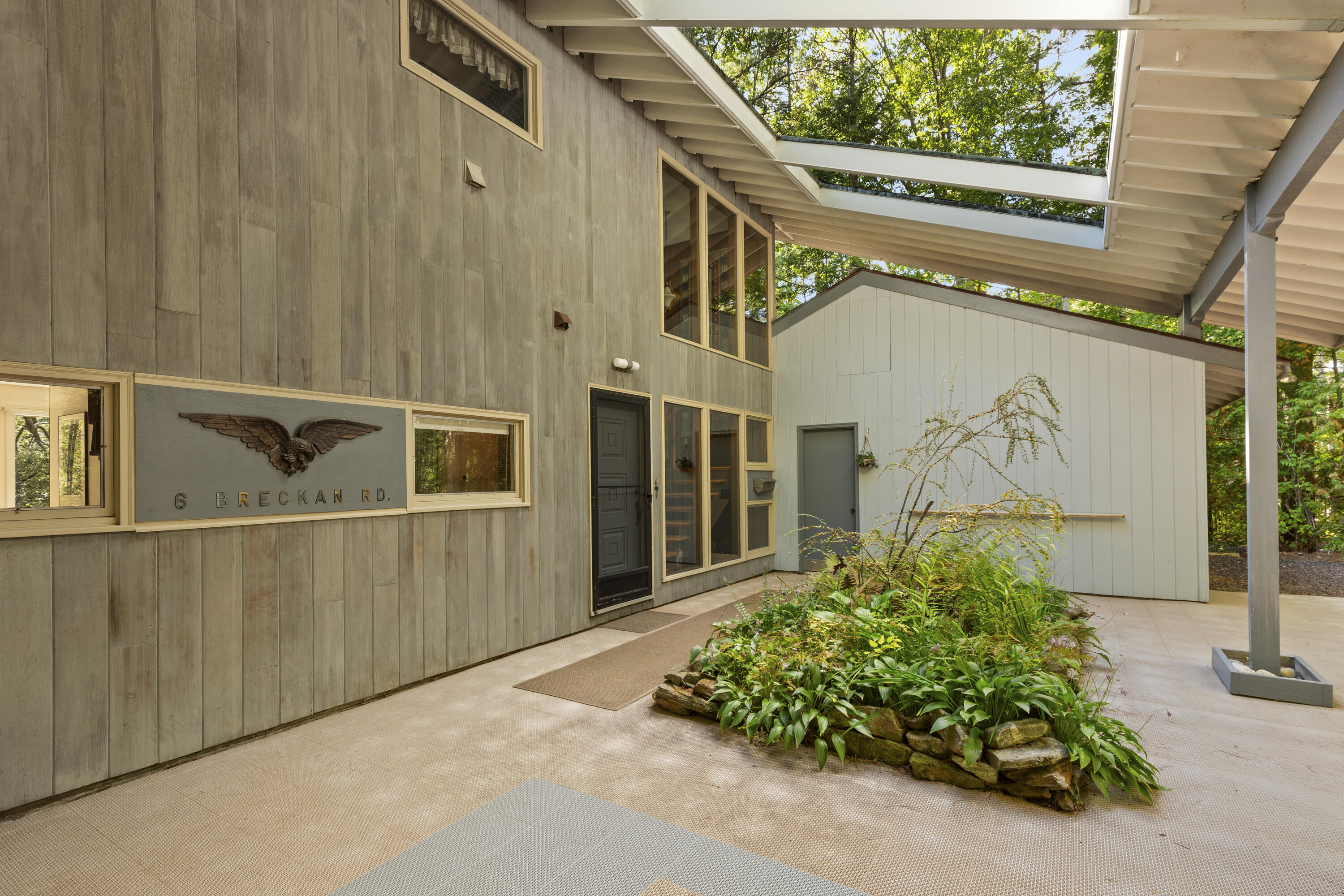 6 Breckan Road