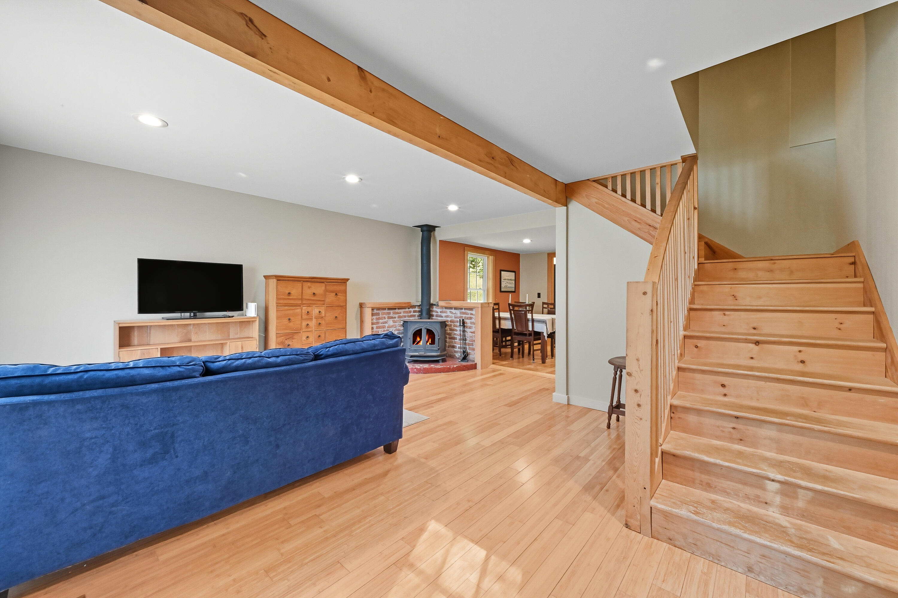 1015 Round House Road